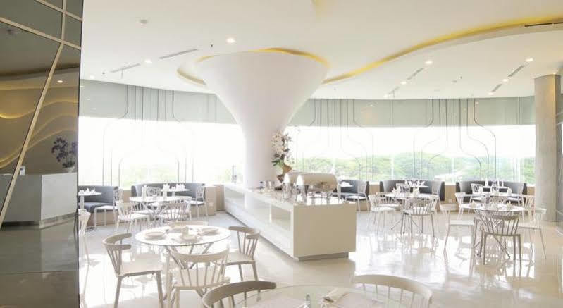 Ozone Pantai Indah Kapuk 3* Jakarta