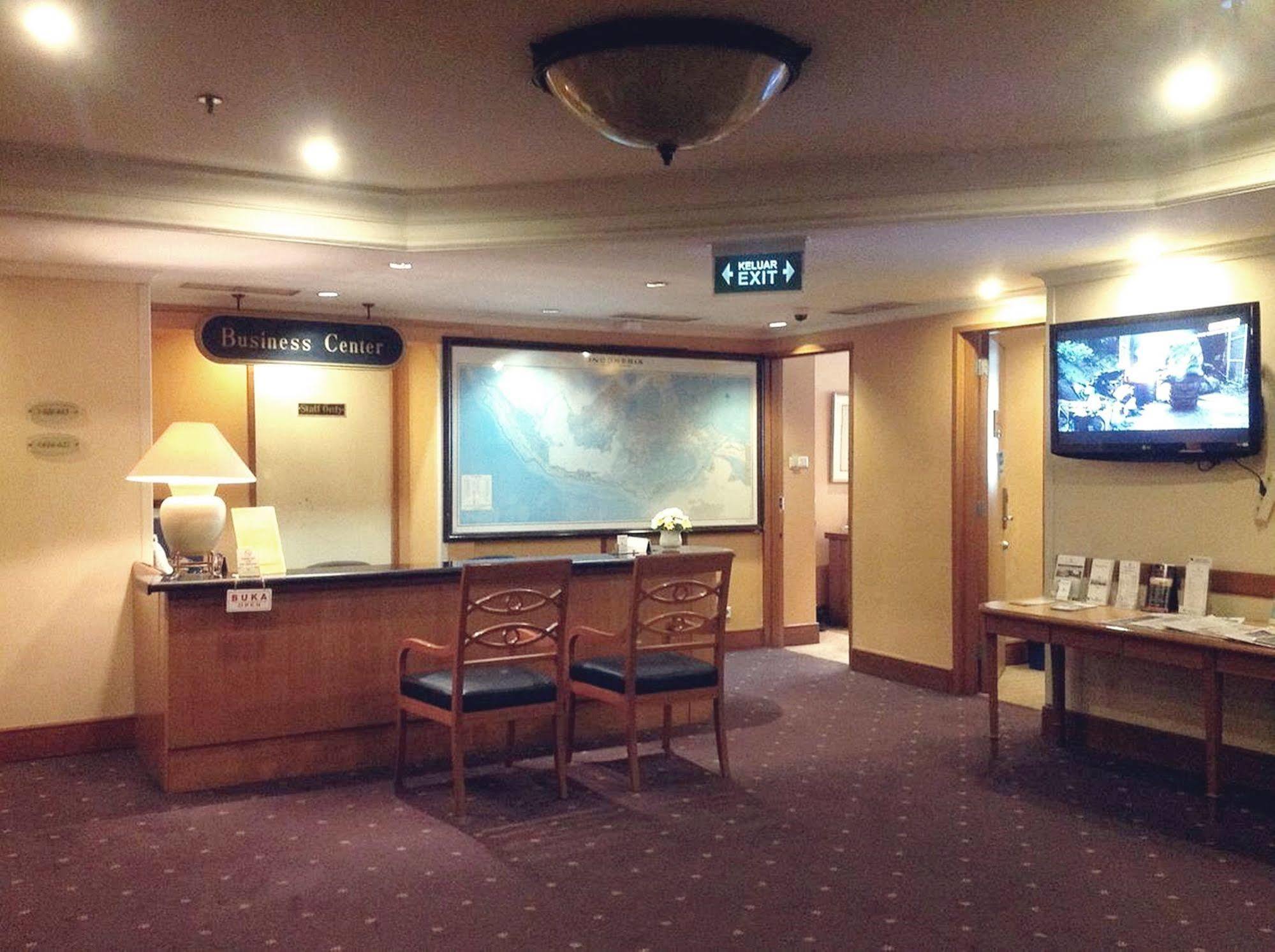 Menara Peninsula 4*