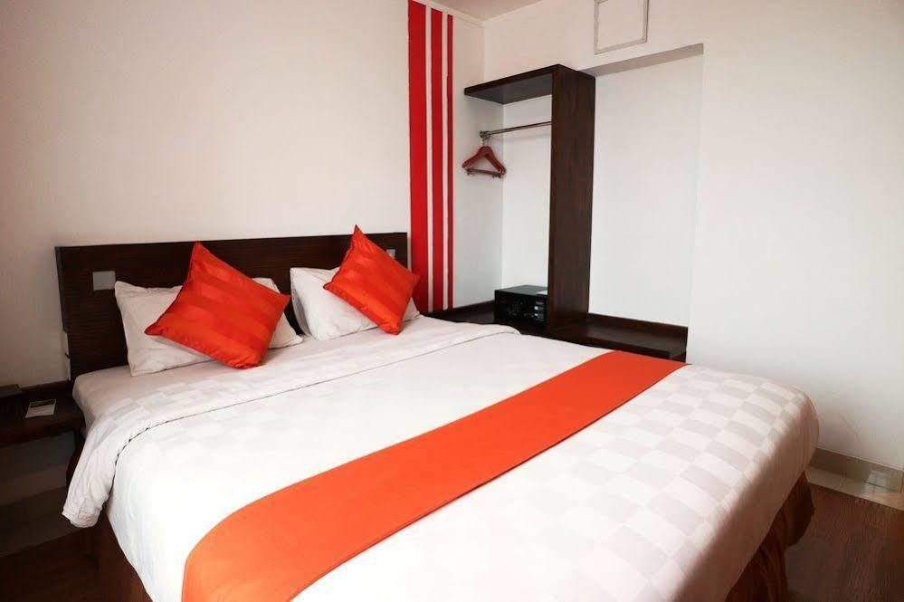 Redstar 3* Jakarta