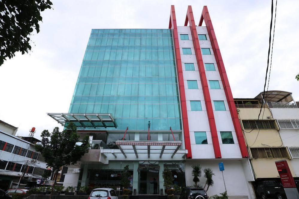 Redstar Hotel Jakarta