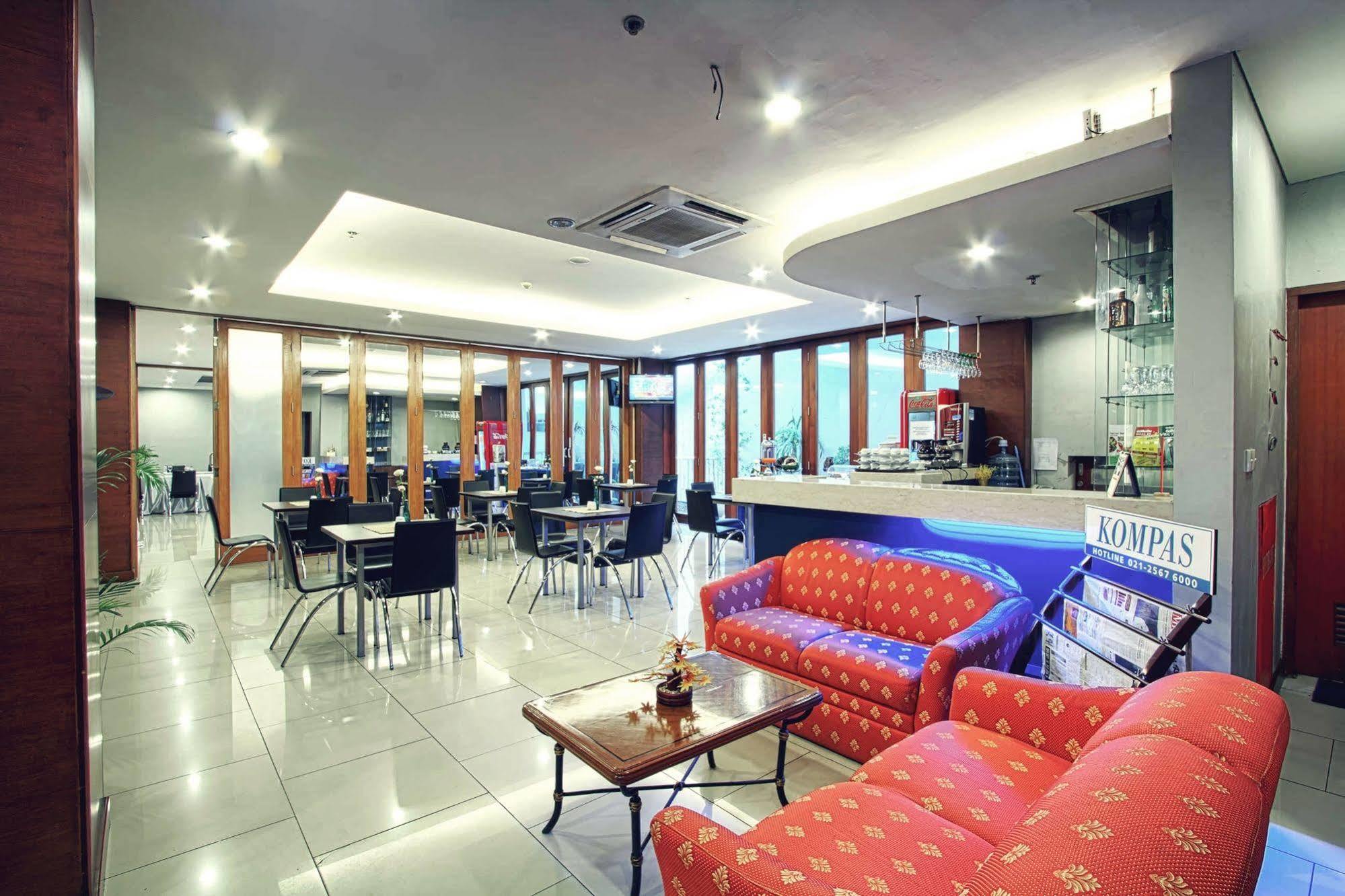 Griyadi Blue Pacific Hotel 2*