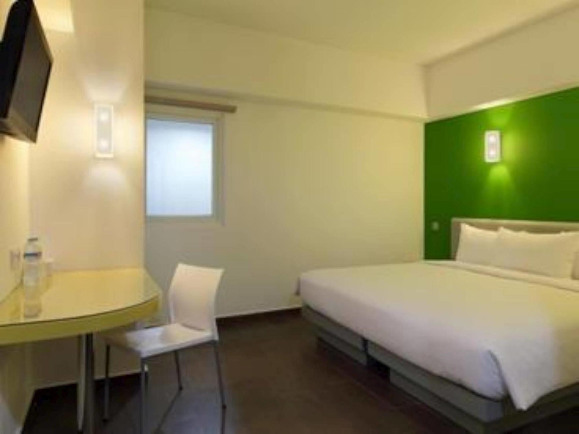 Amaris Tendean Hotel 2*