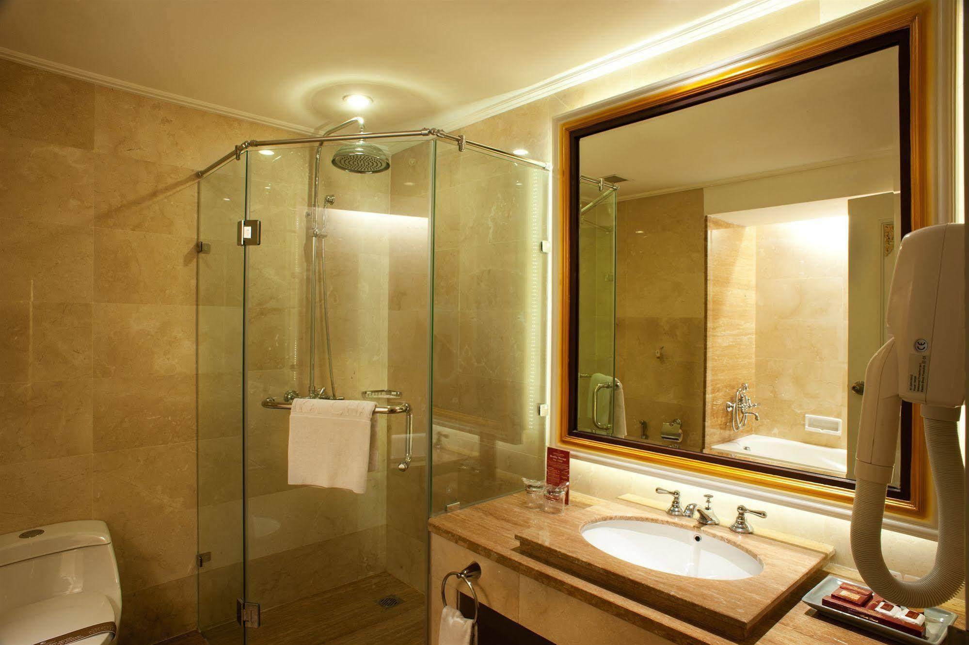 Hotel Kartika Chandra 4*