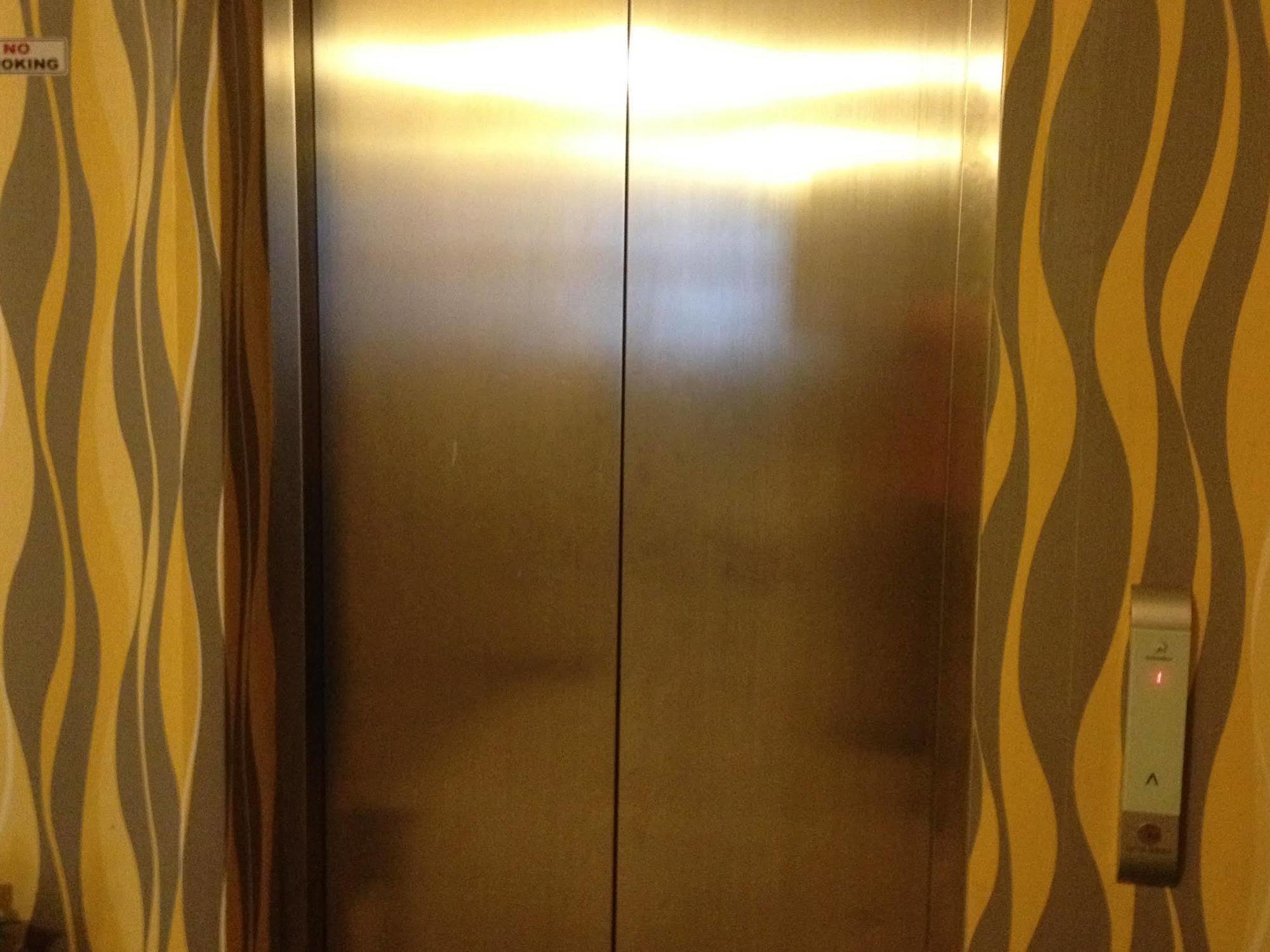 Twins Hotel 2*