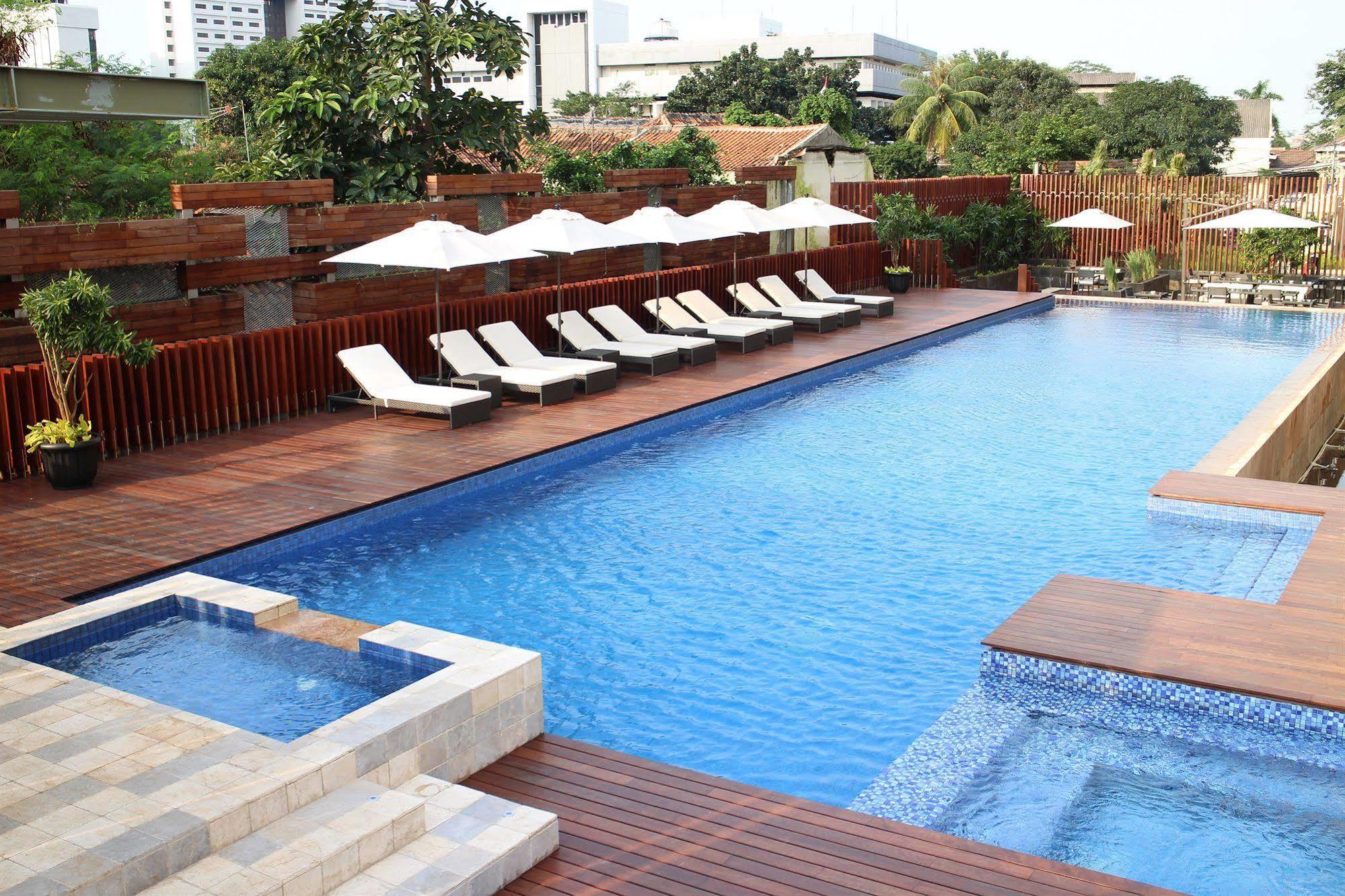 Aparthotel Fraser Menteng 5*