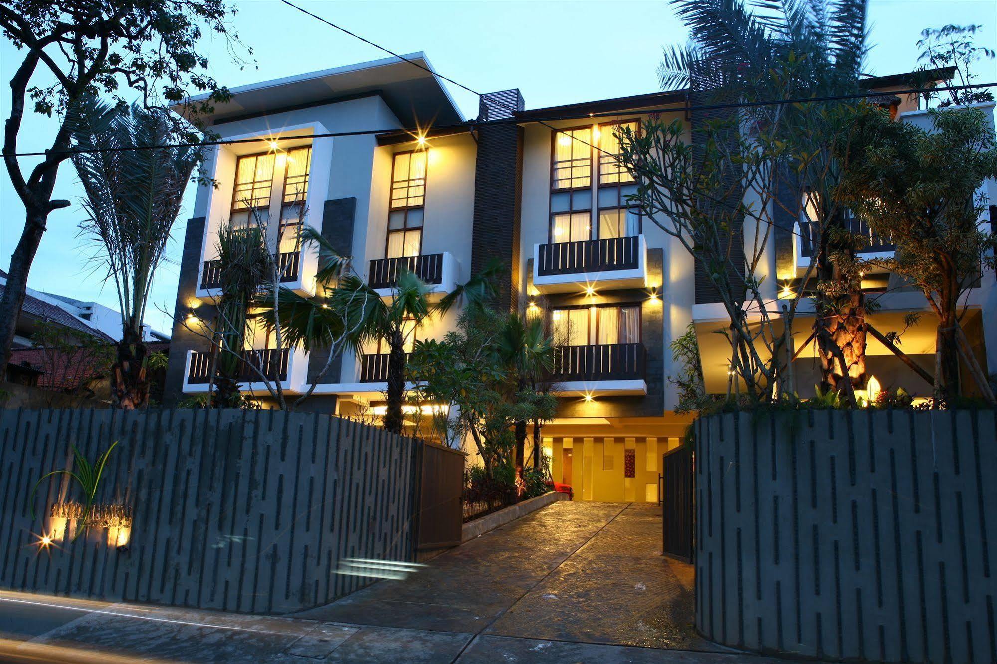 Rasuna Mansion Hotel 2*