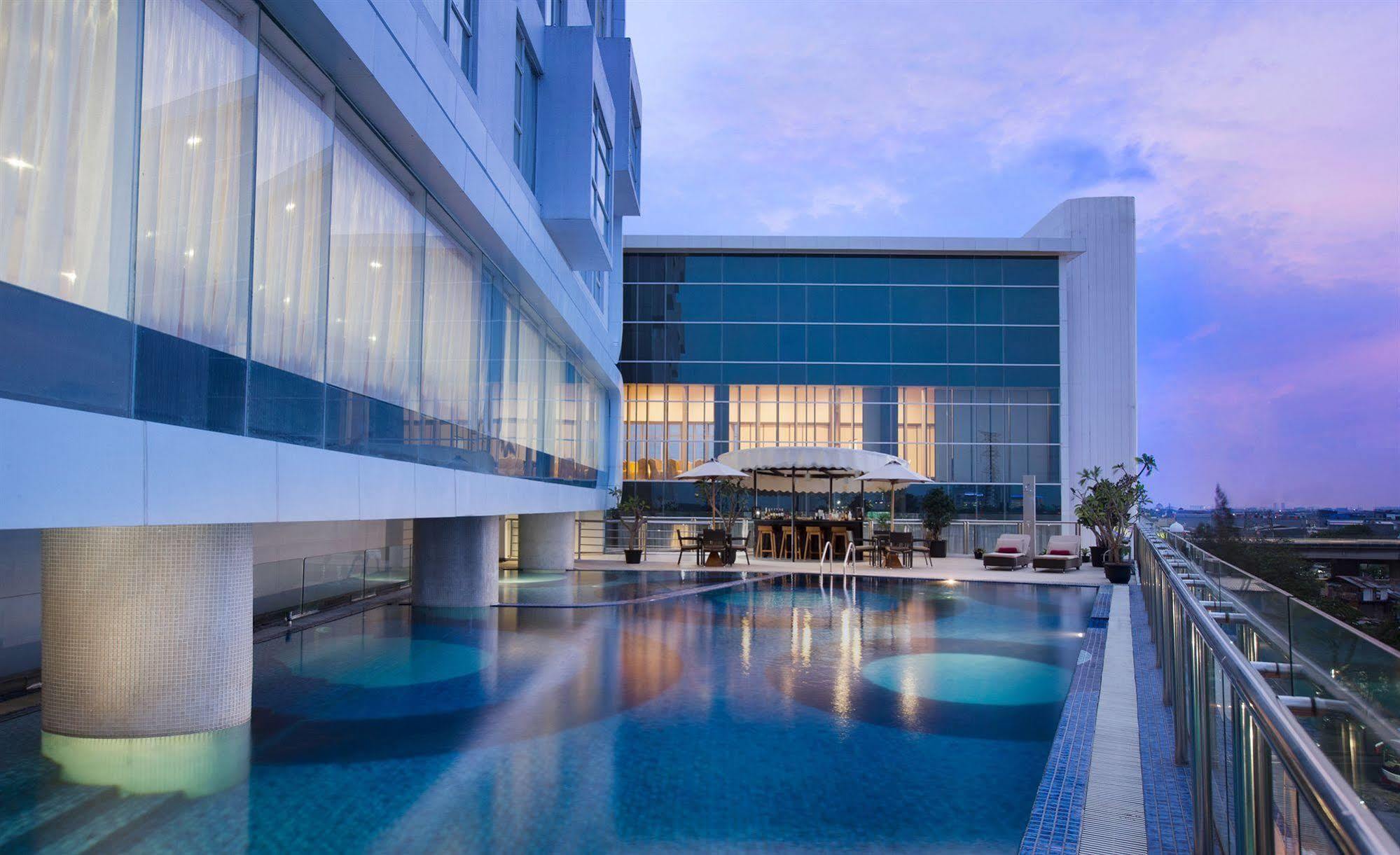 Hotel Hariston & Suites, Pluit - 4*