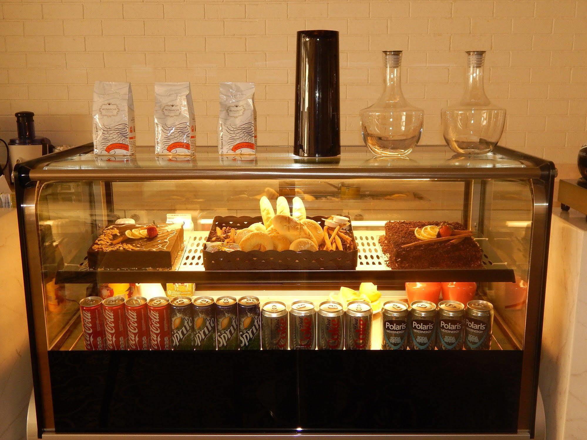 Maxone Signature Glodok Hotel 3*
