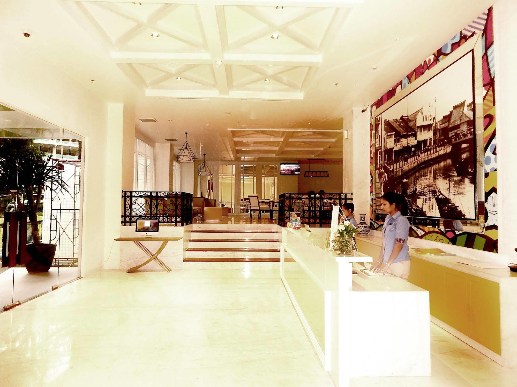 Maxone Signature Glodok Jakarta