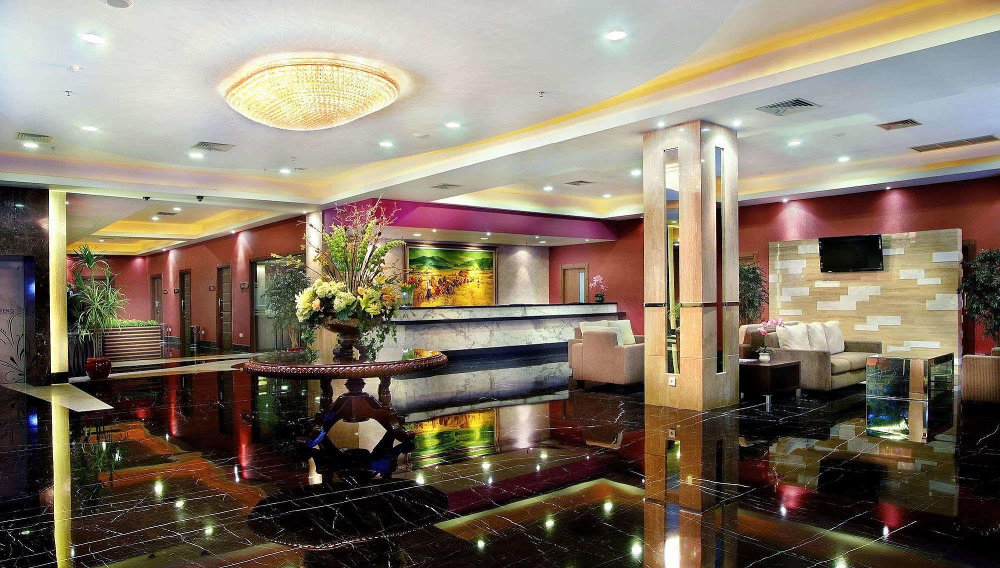 Hotel Royal Palm Hotel&conference Center Cengkareng