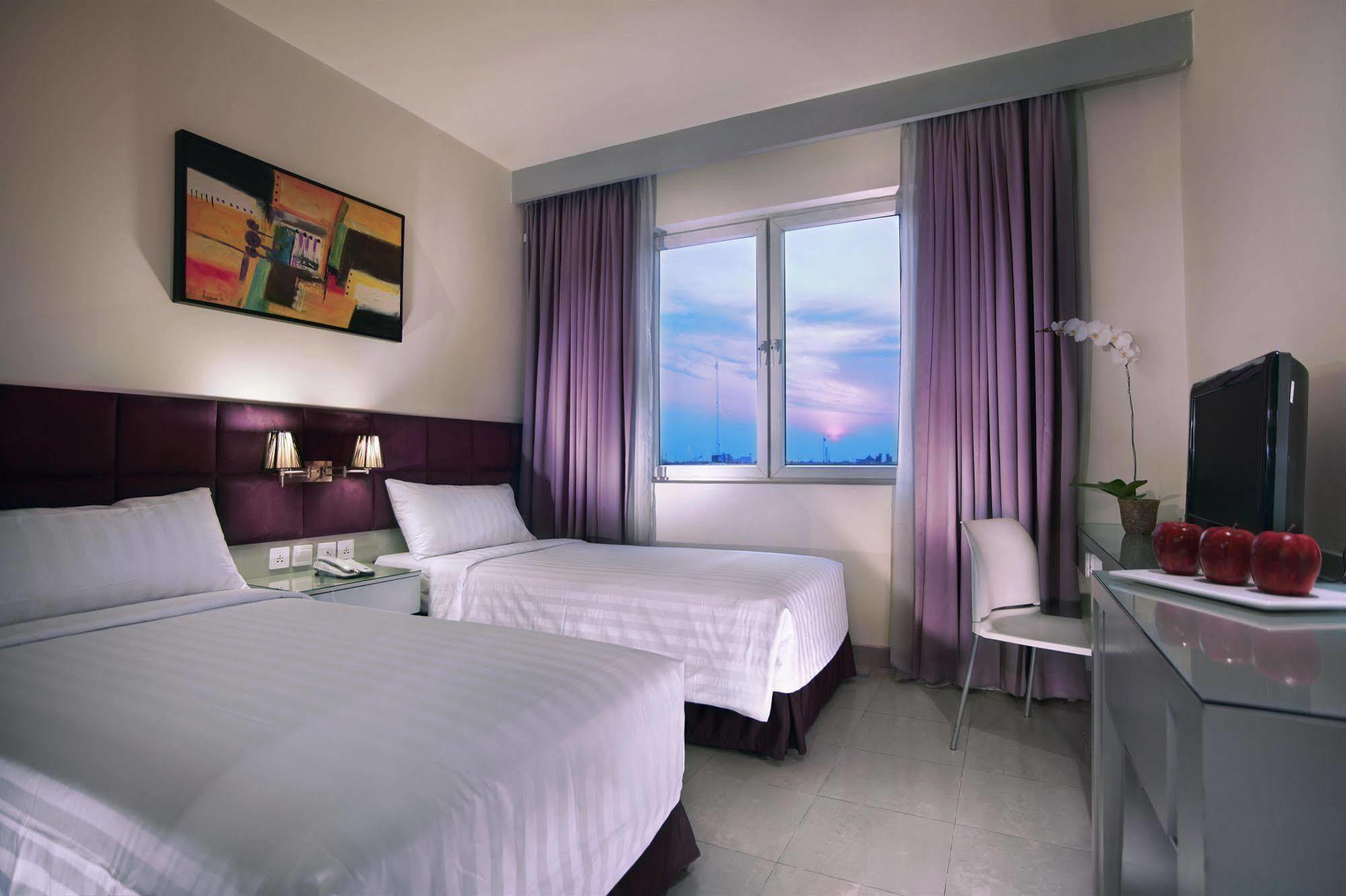 Hotel Royal Palm Hotel&conference Center Cengkareng