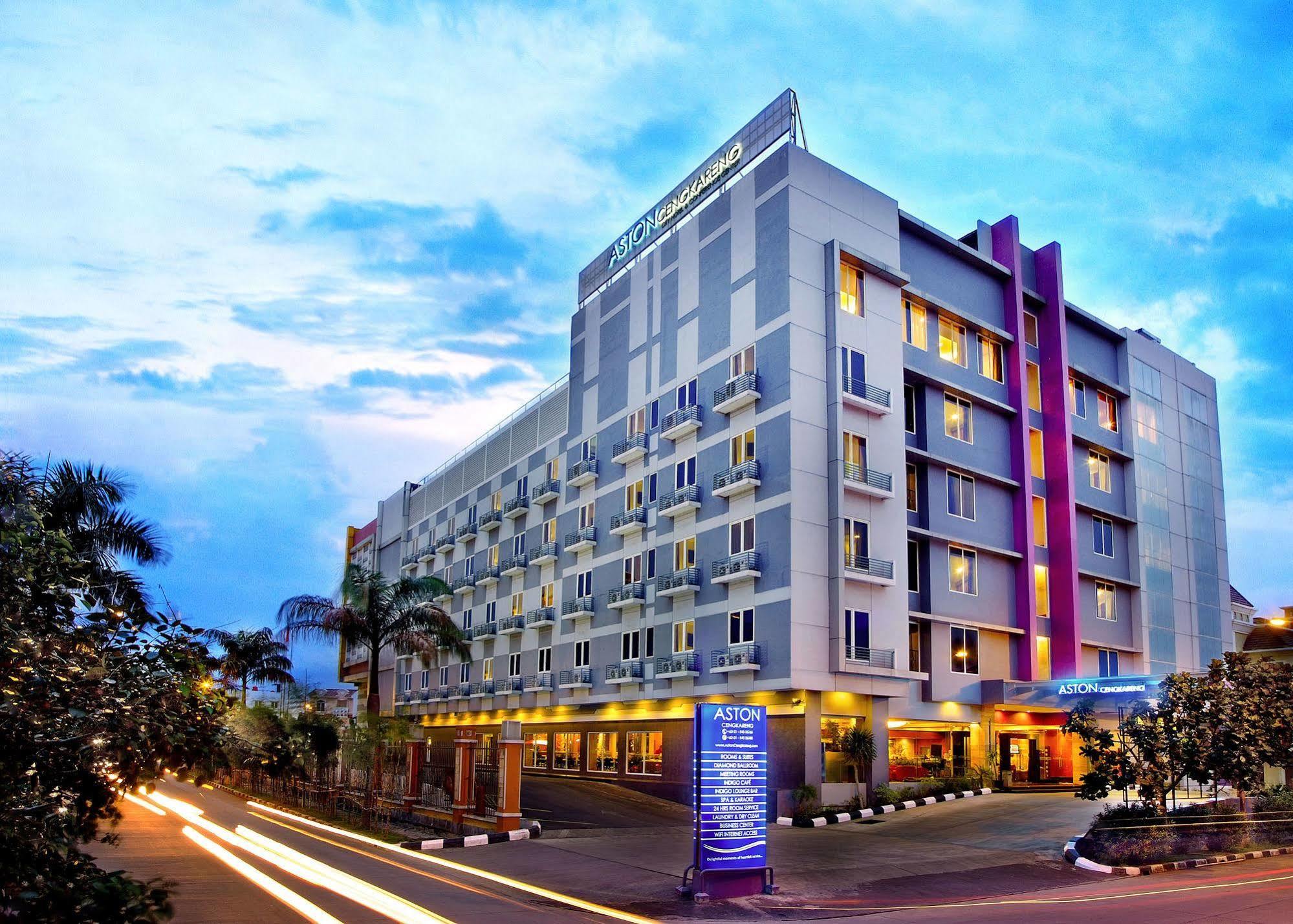 Royal Palm Hotel&conference Center Cengkareng Hotel