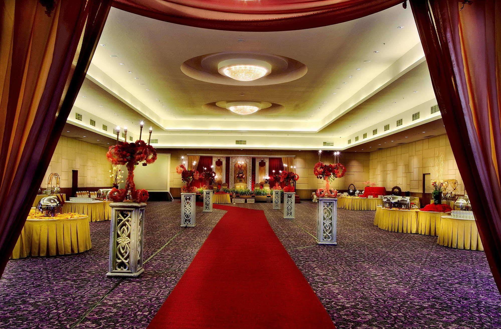 Royal Palm Hotel&conference Center Cengkareng 4* Jakarta