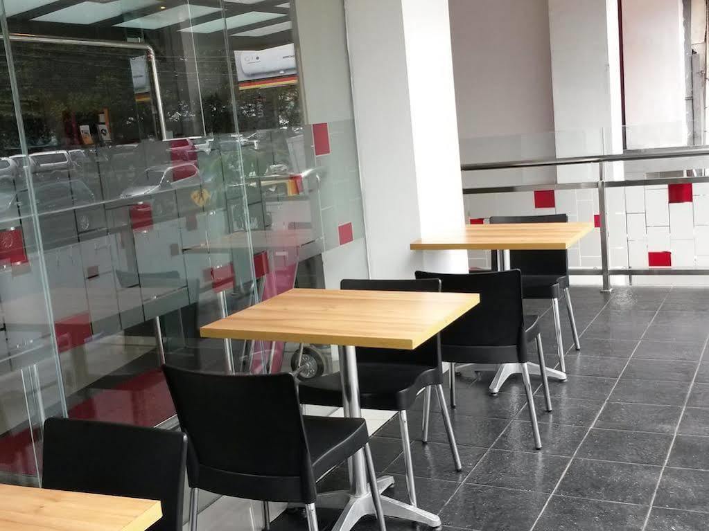 Khách sạn Amaris Panglima Polim 2