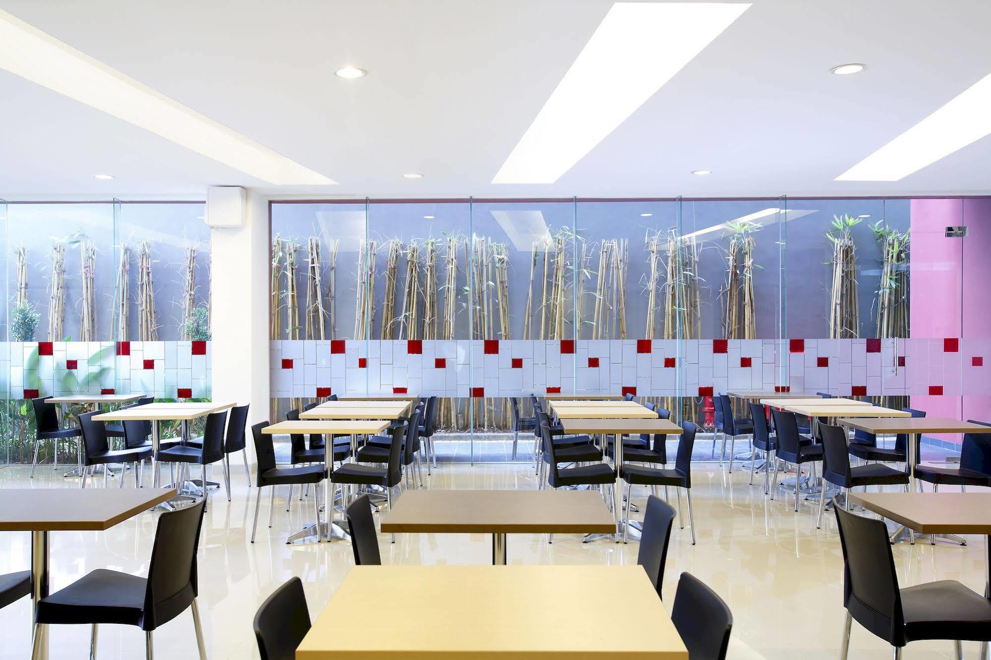 Hotel Amaris Pancoran 2*