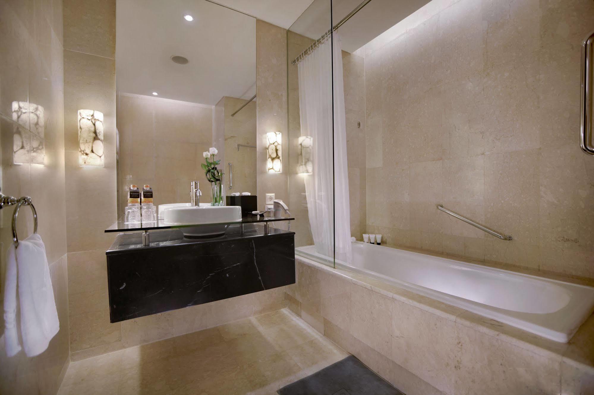 Hotel The Grove By Grand Aston 5*