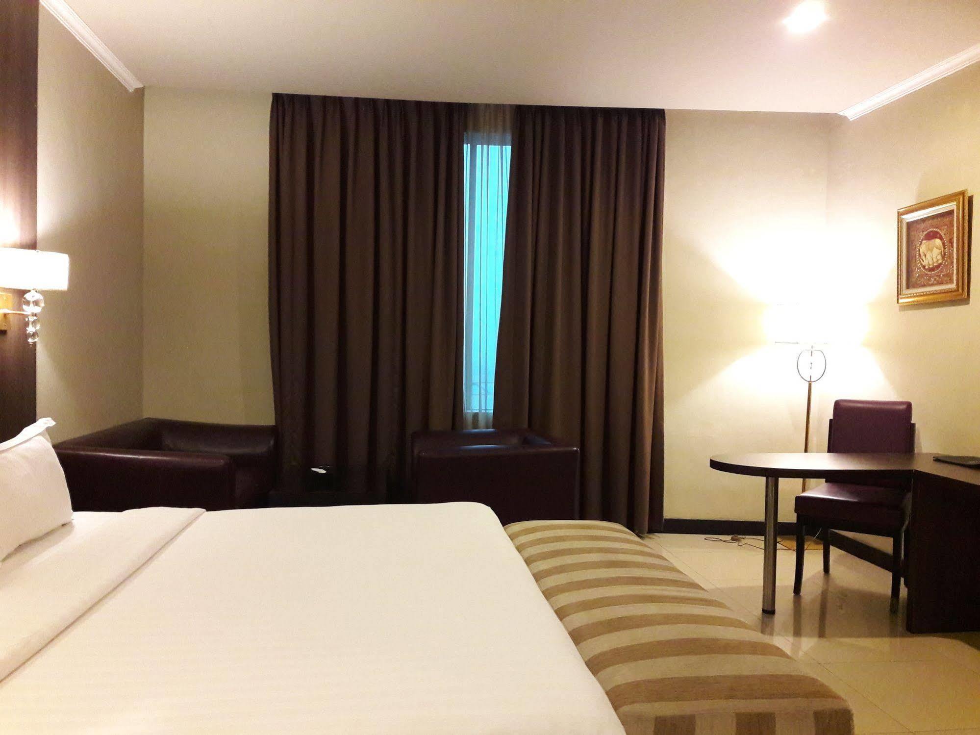 Grand Paragon 4* Jakarta