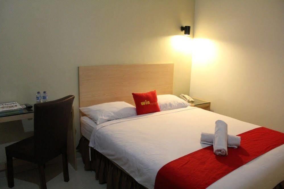 Hotel Win *