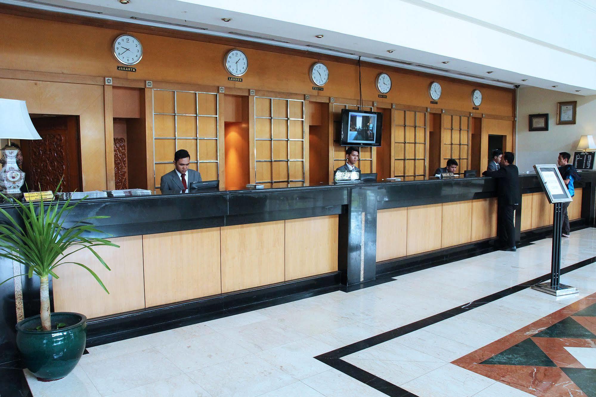 Oasis Amir 4* Jakarta