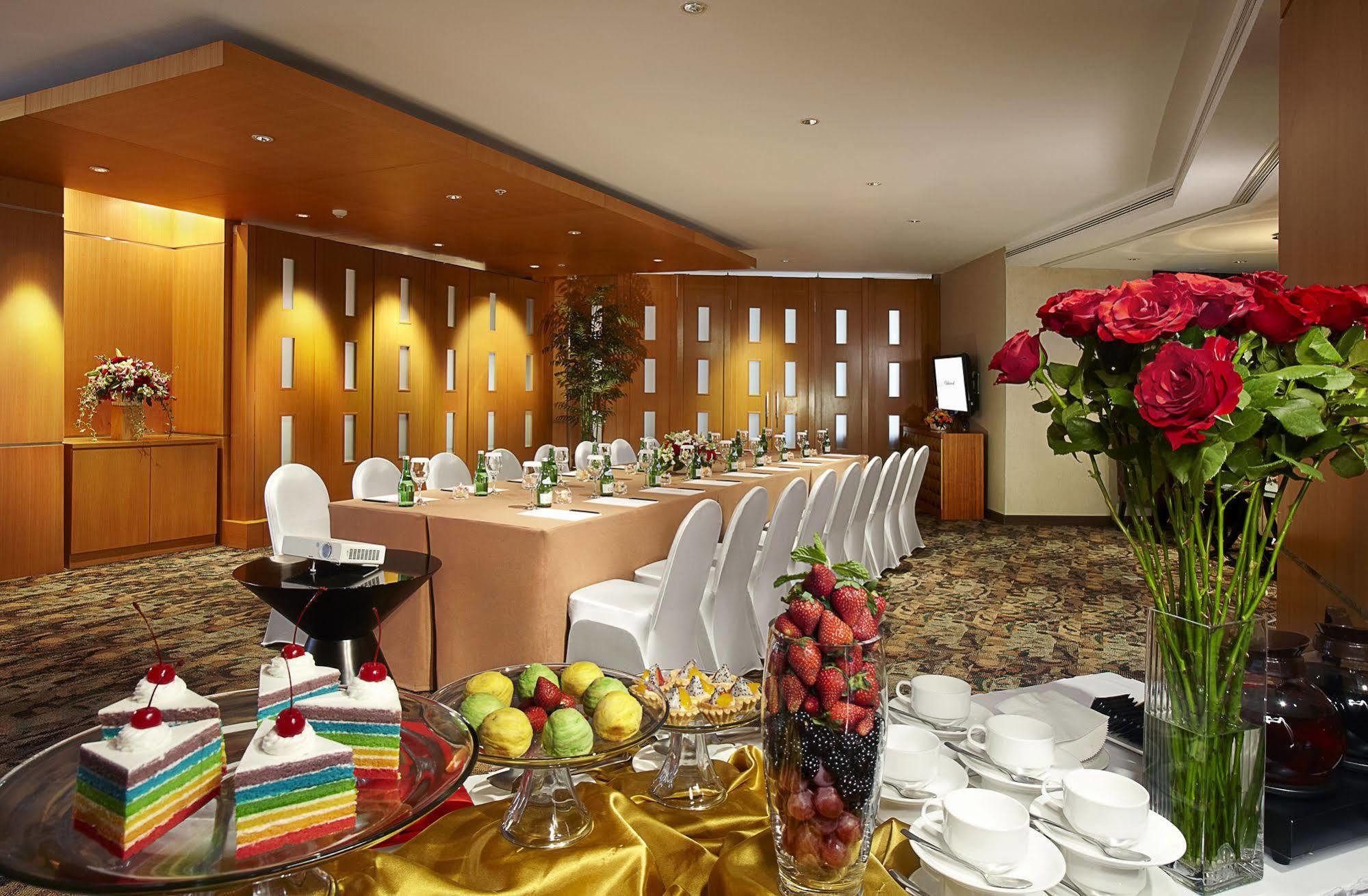 Aparthotel Oakwood Premier Cozmo 5*