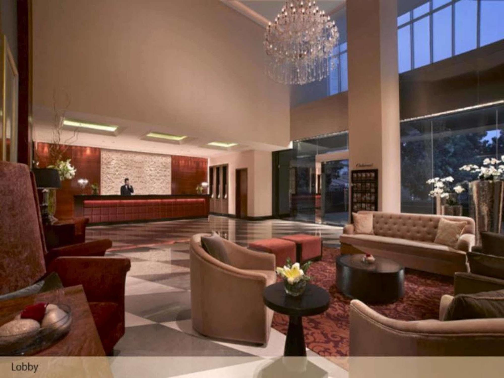 Aparthotel Oakwood Premier Cozmo 5*