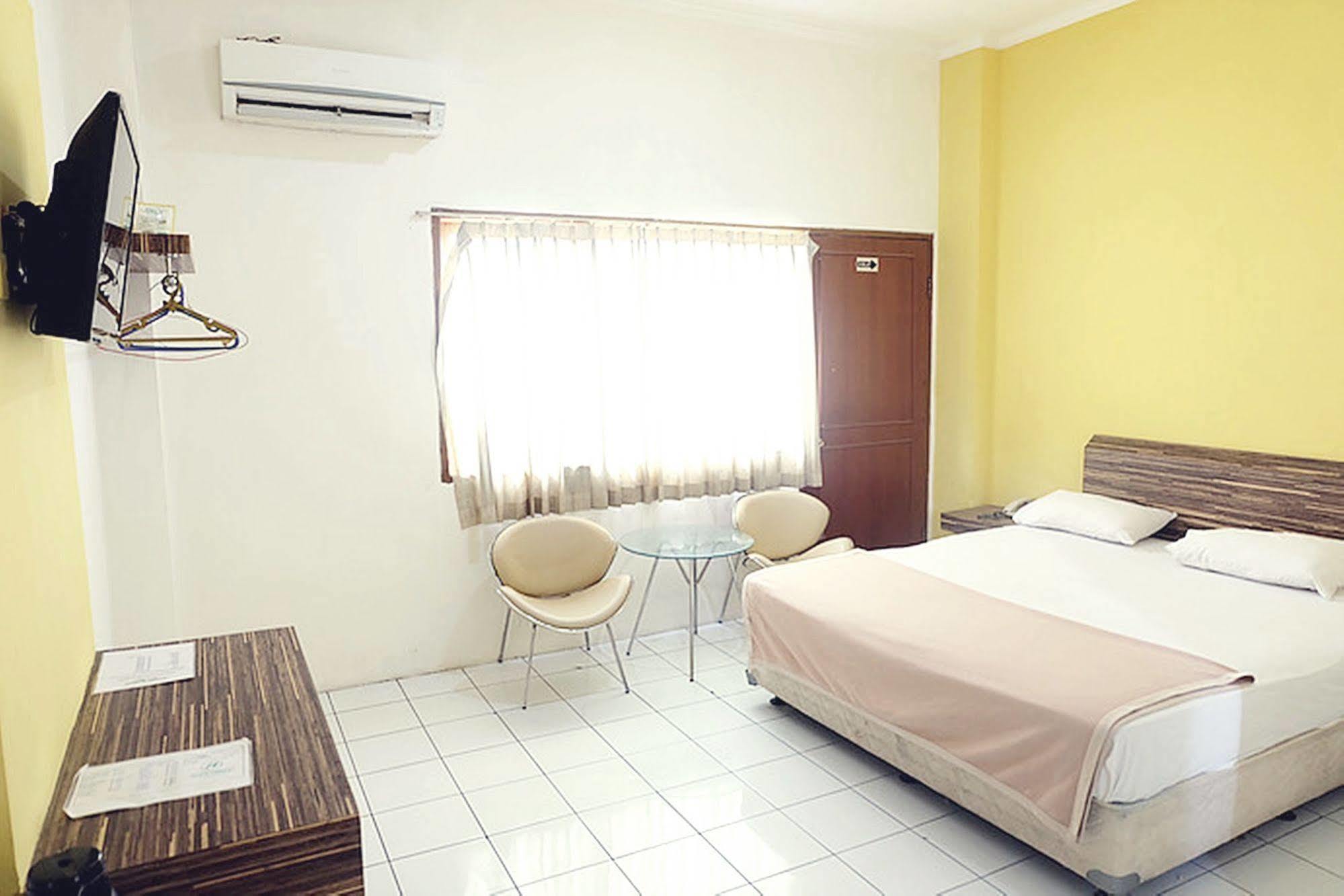 Hotel Super Oyo Collection O 92130 Fiducia Kaji 3*