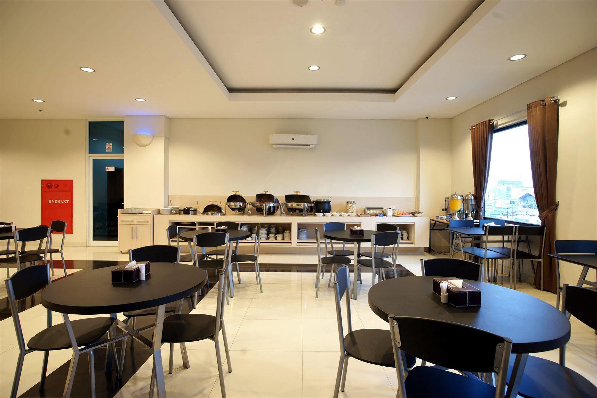 Hotel 88 - Mangga Besar Viii By Wh 2*