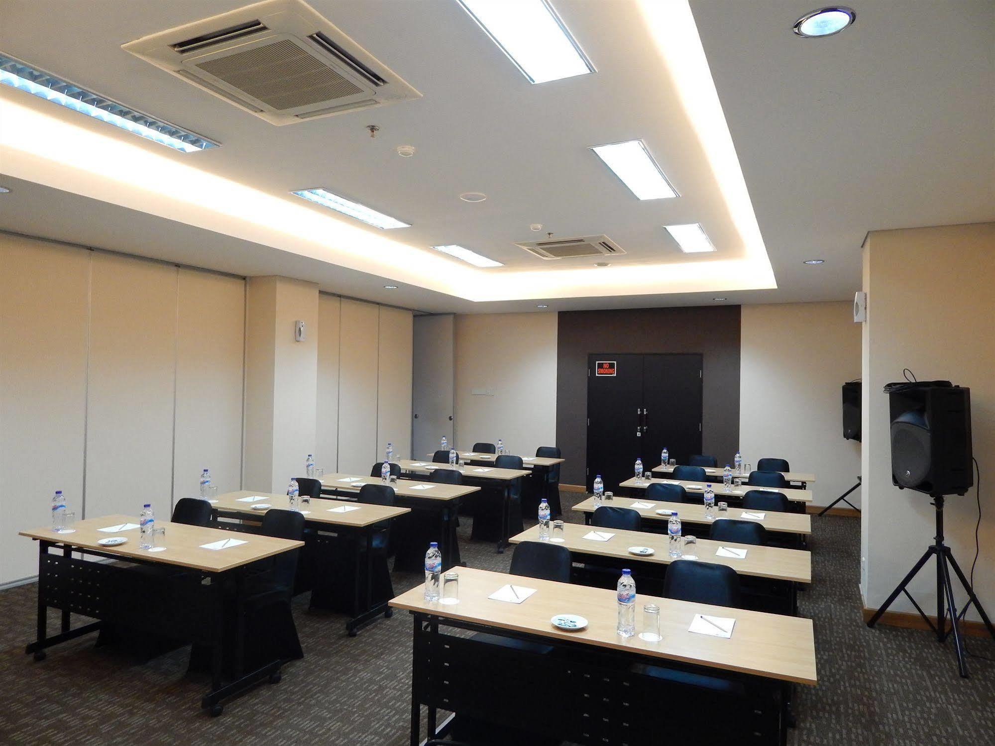 88 - Mangga Besar Viii By Wh Hotel Jakarta