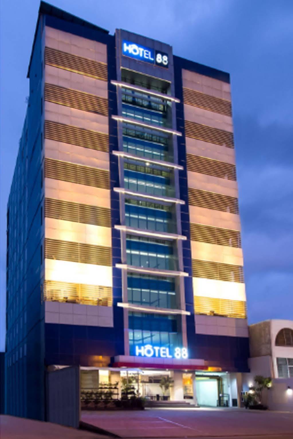 Hotel 88 - Mangga Besar Viii By Wh Jakarta