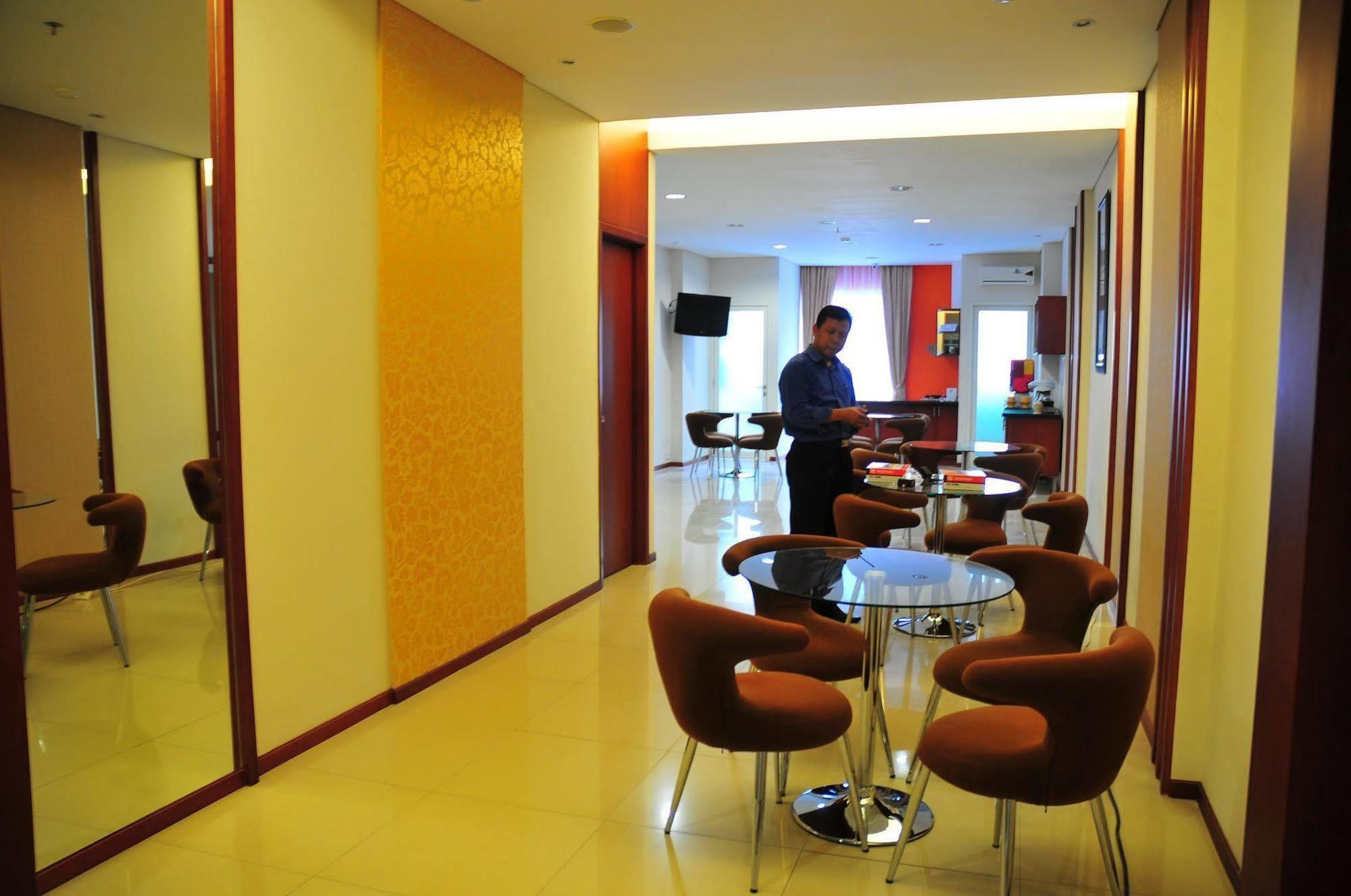 Hotel Capital O 1748 Thamrin Condotel