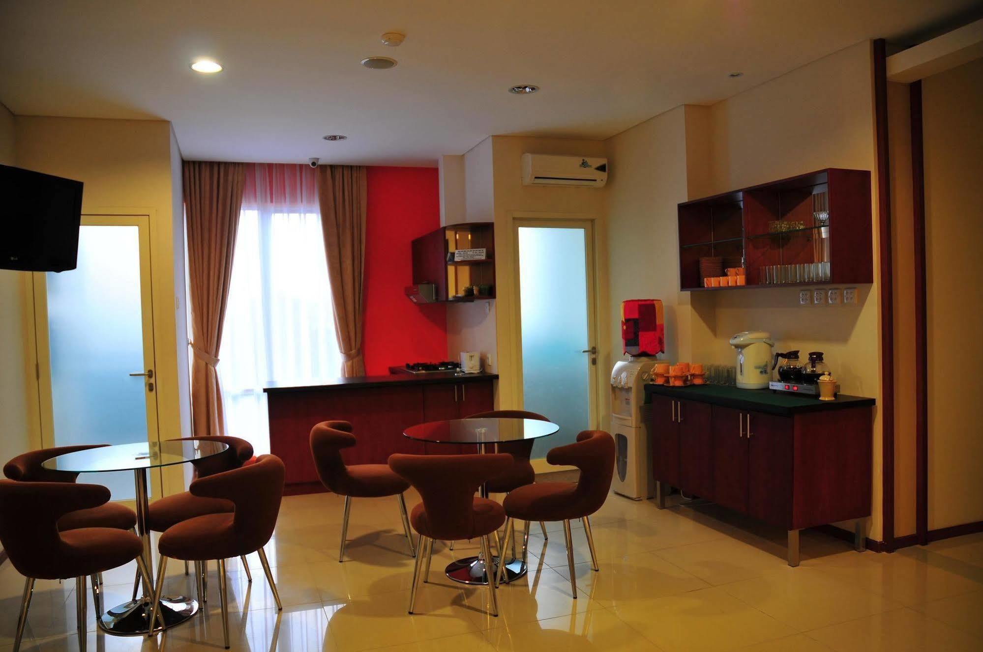 Capital O 1748 Thamrin Condotel 3*