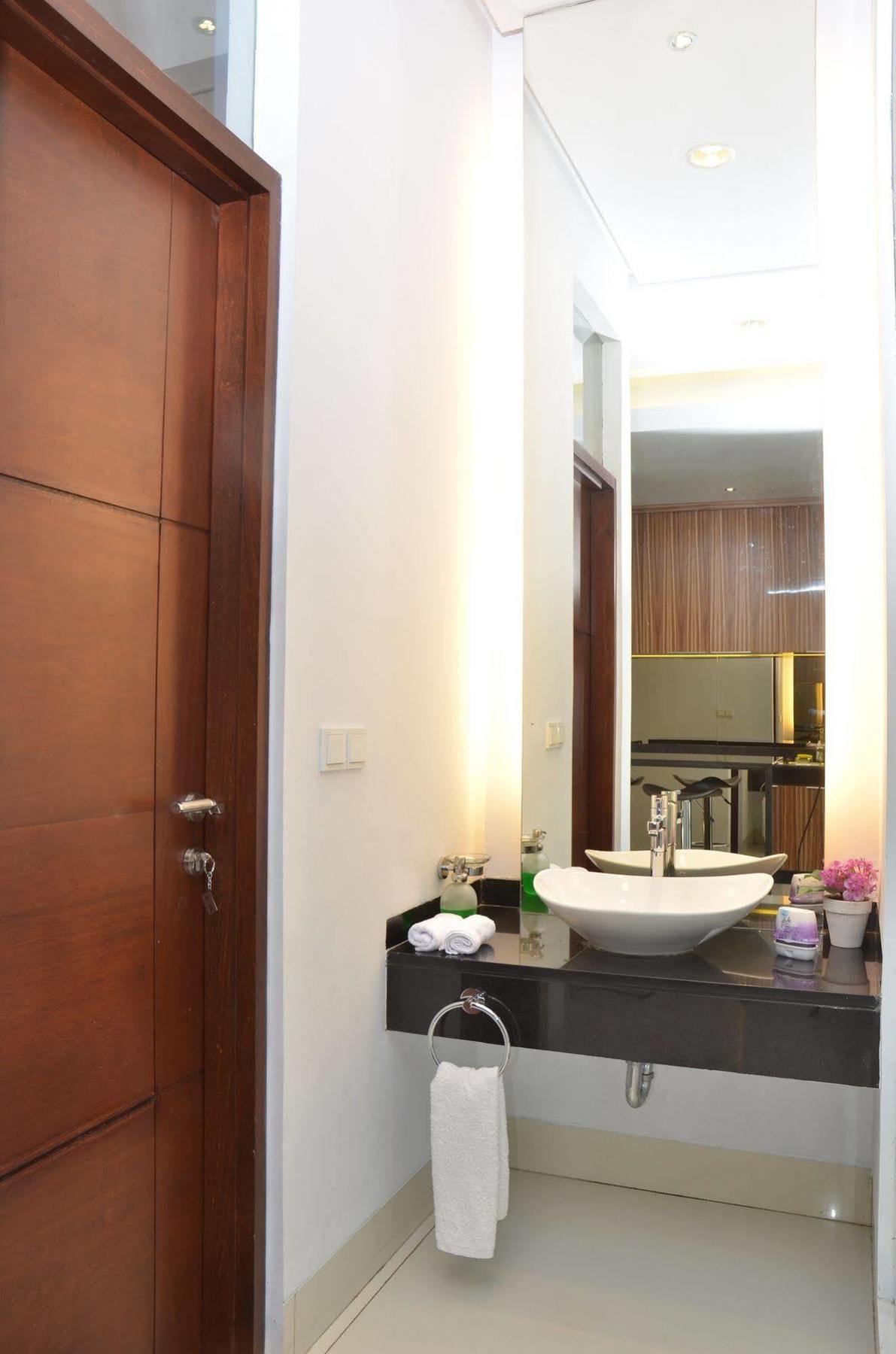 Jasmine Cozy 3 Bedrooms With A Private Swimming Pool Jakarta