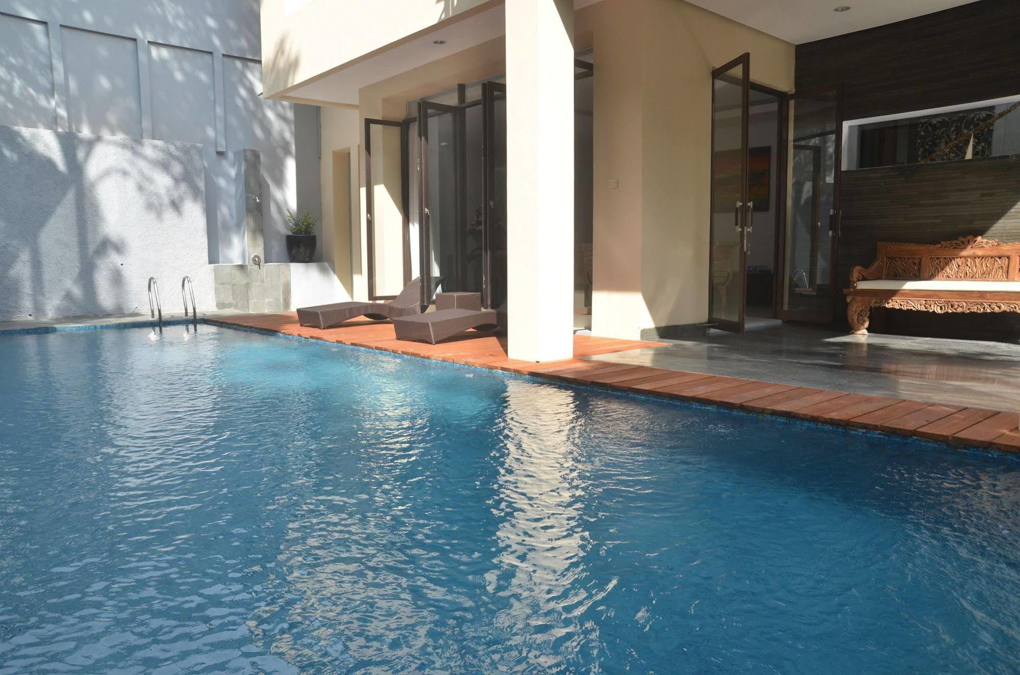 Jasmine Cozy 3 Bedrooms With A Private Swimming Pool Jakarta