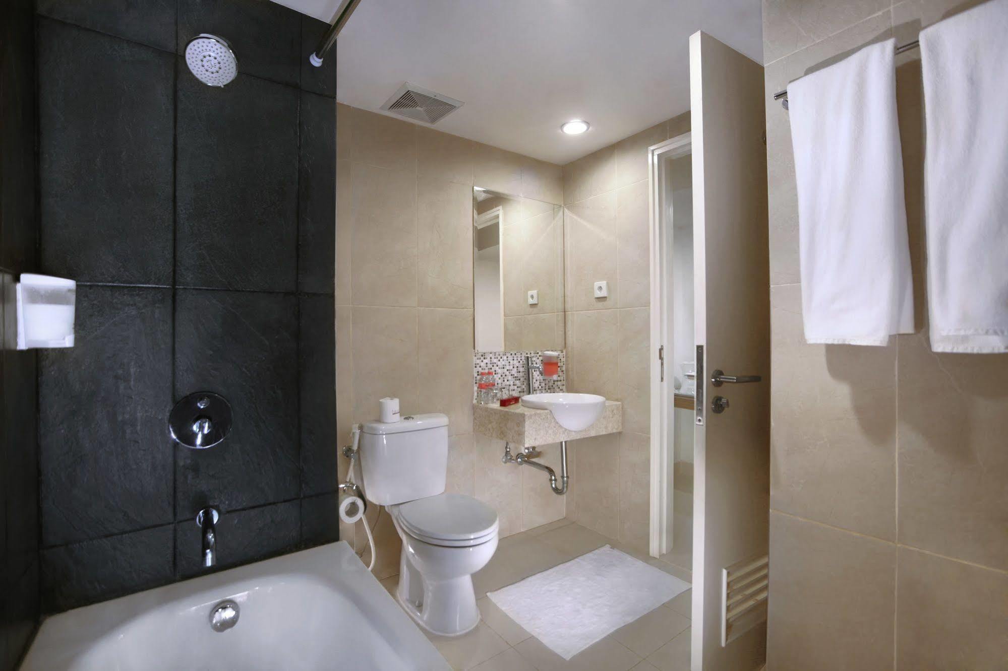 Favehotel Pgc Cililitan 3*