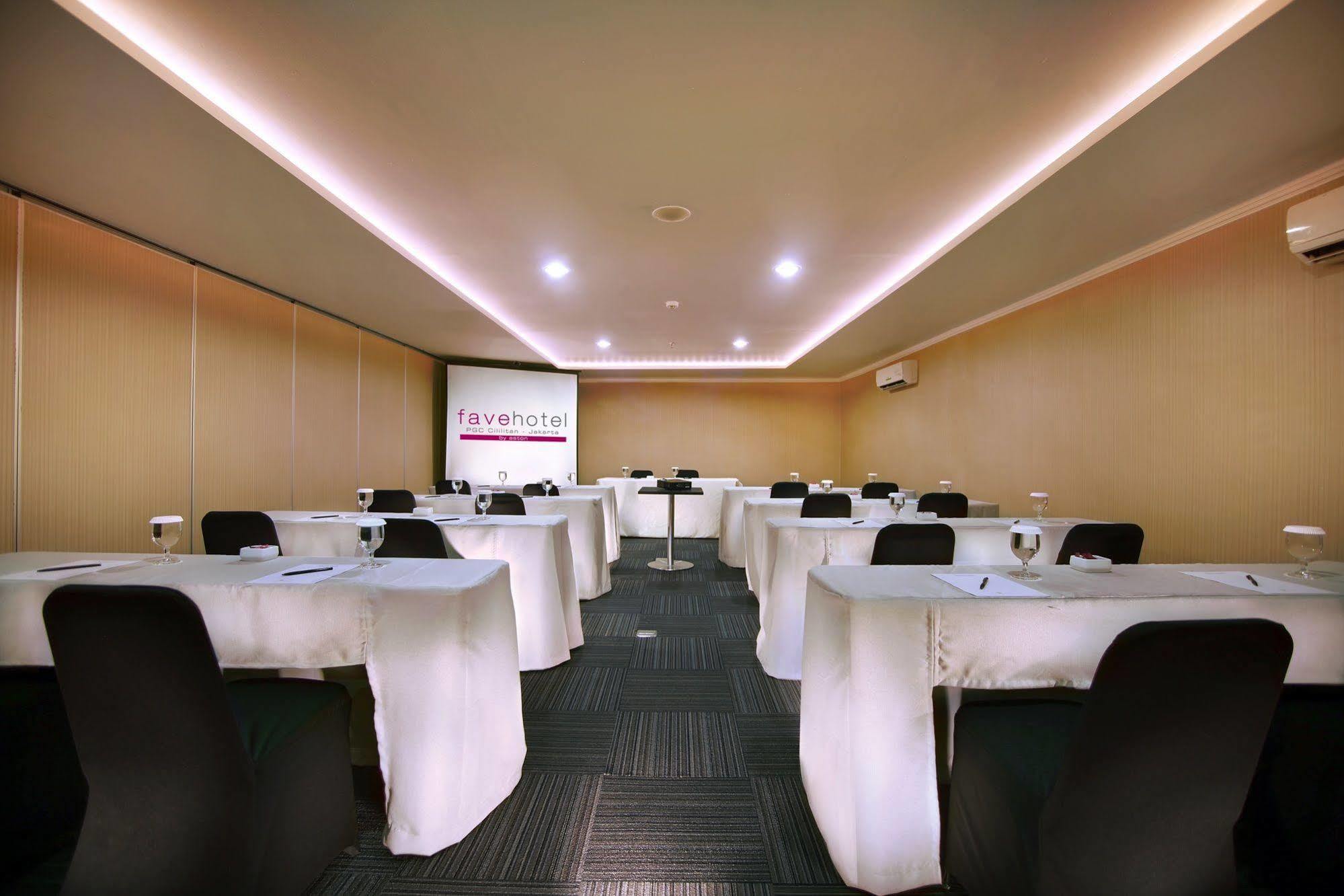 Favehotel Pgc Cililitan Hotel