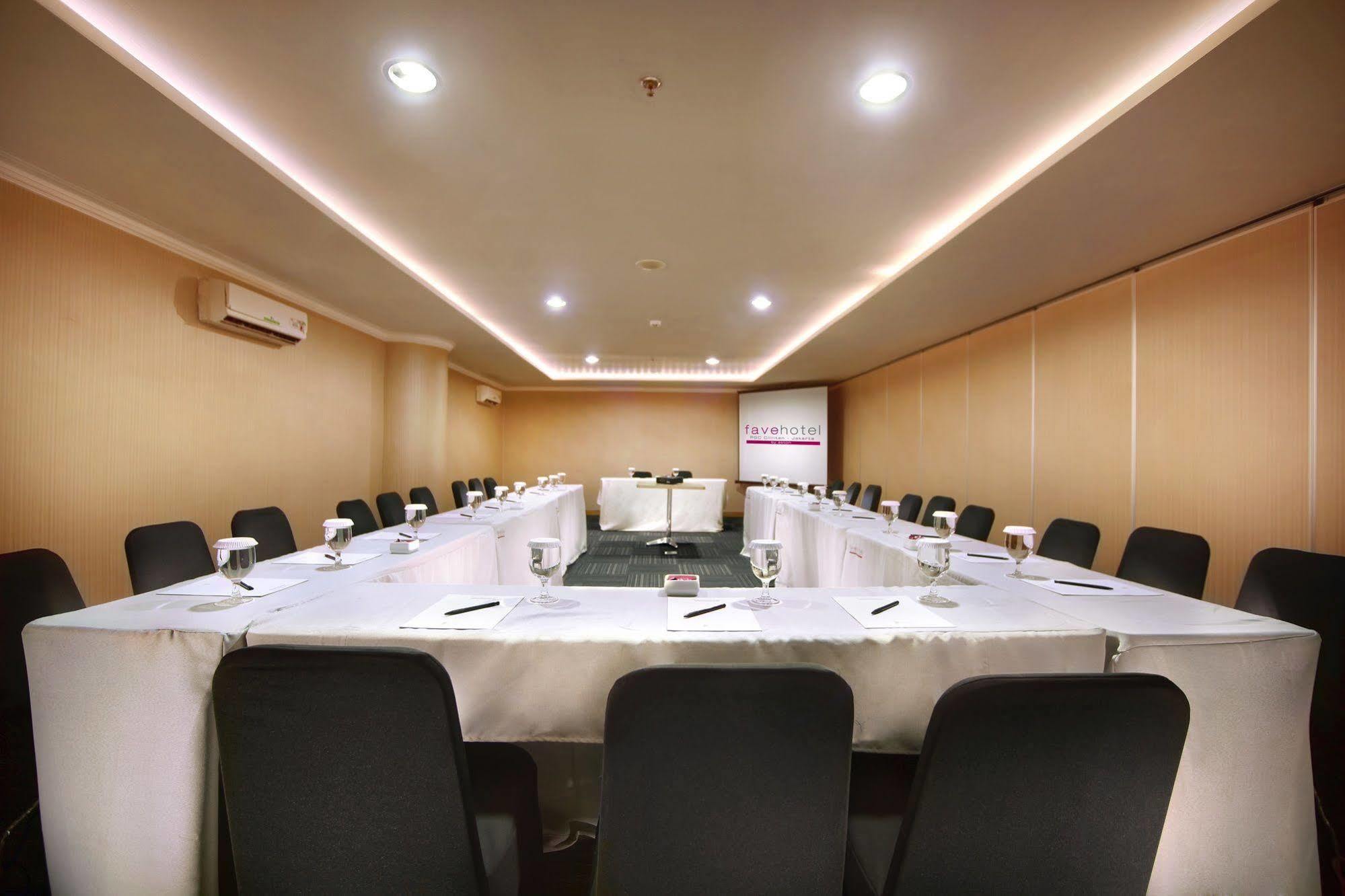 Favehotel Pgc Cililitan Hotel 3*