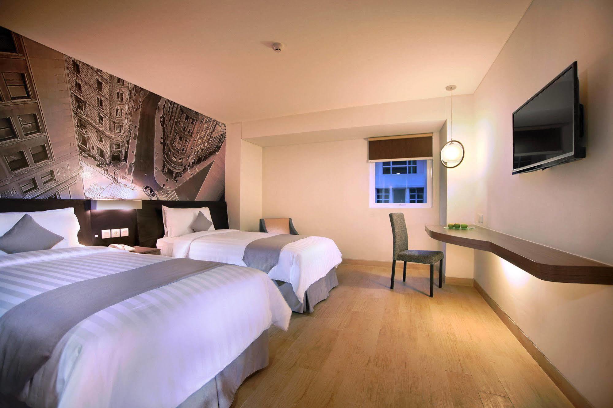 Hotel Neo Mangga Dua By Aston 3*