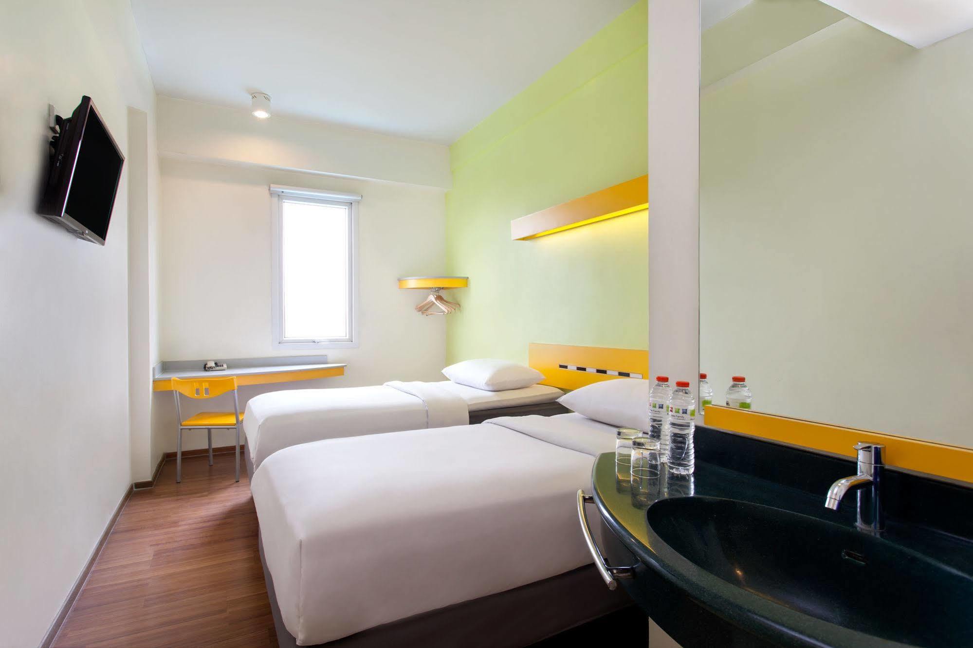 Ibis Budget Cikini 2*