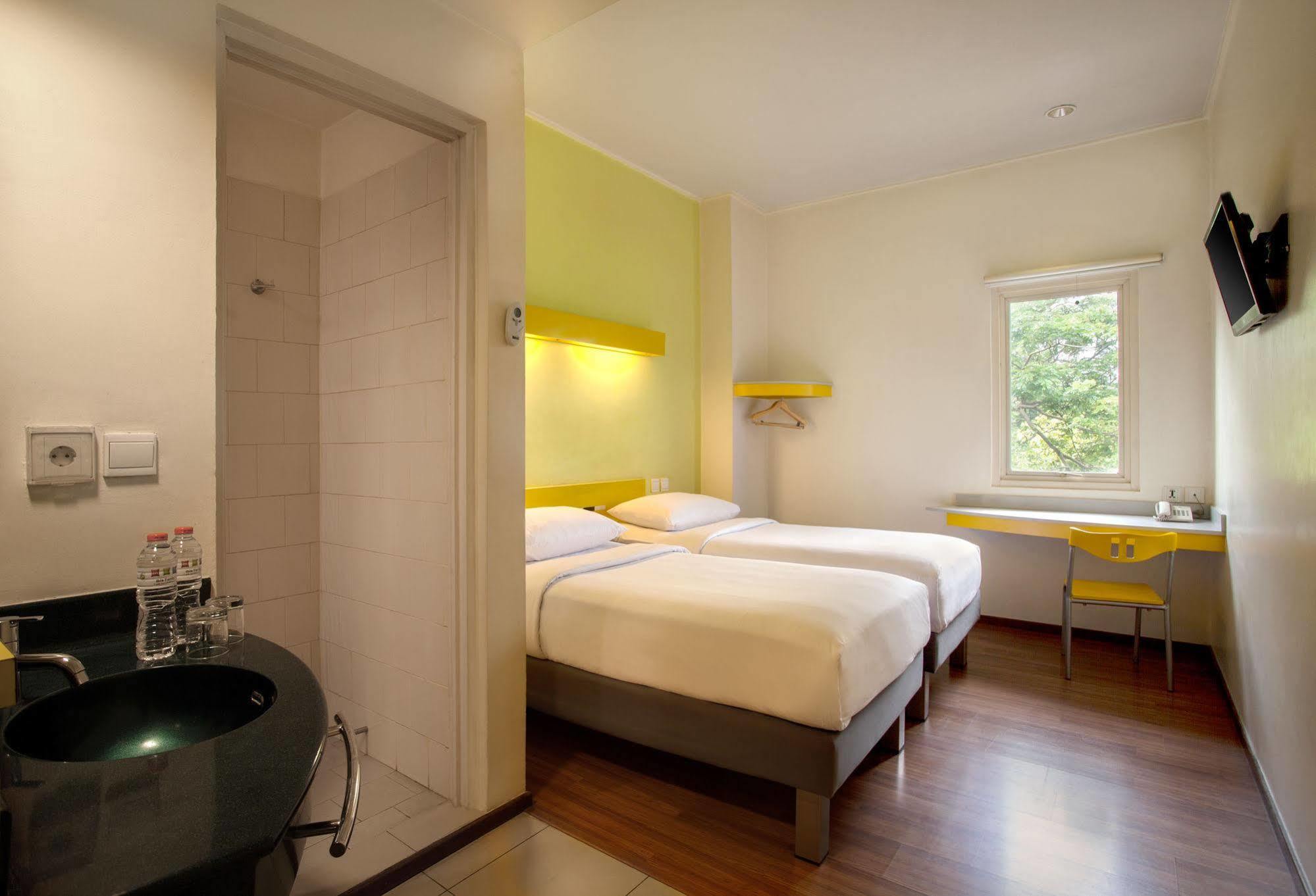 Ibis Budget Cikini 2*