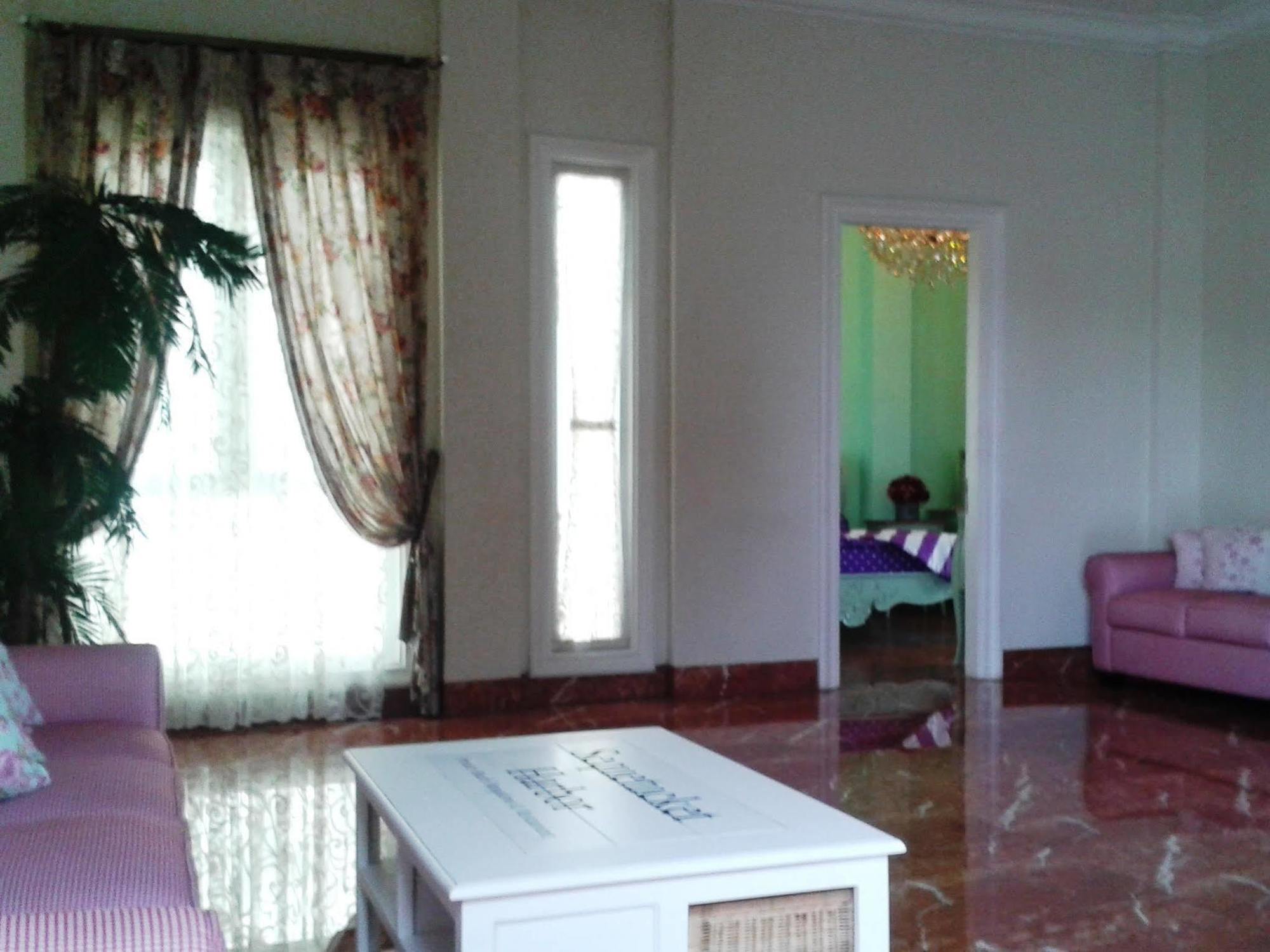 Elliottii Indah 2* Jakarta