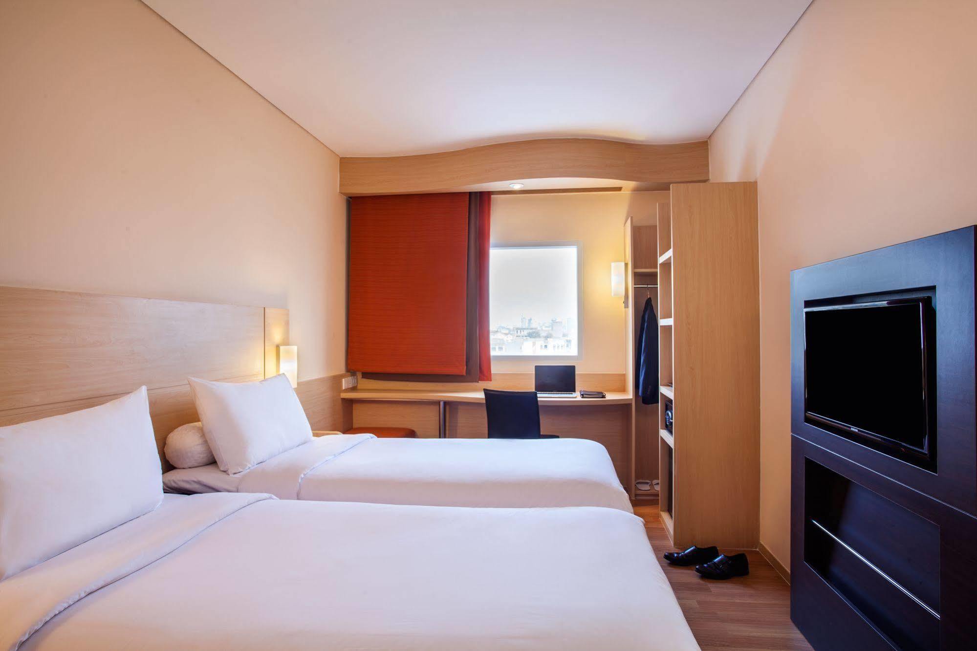 Ibis Harmoni Hotel Jakarta