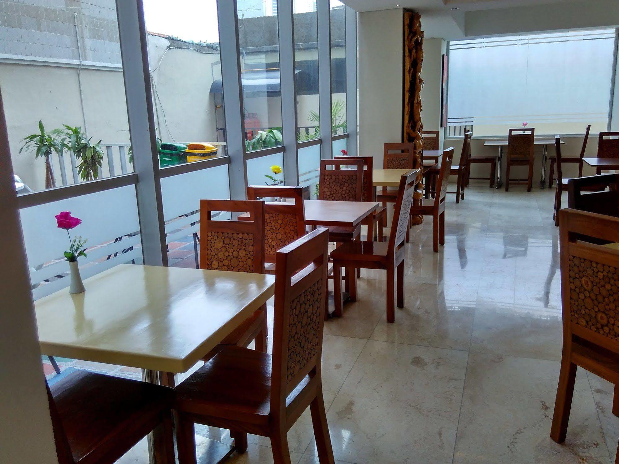 1o1 Urban Thamrin Hotel 3*