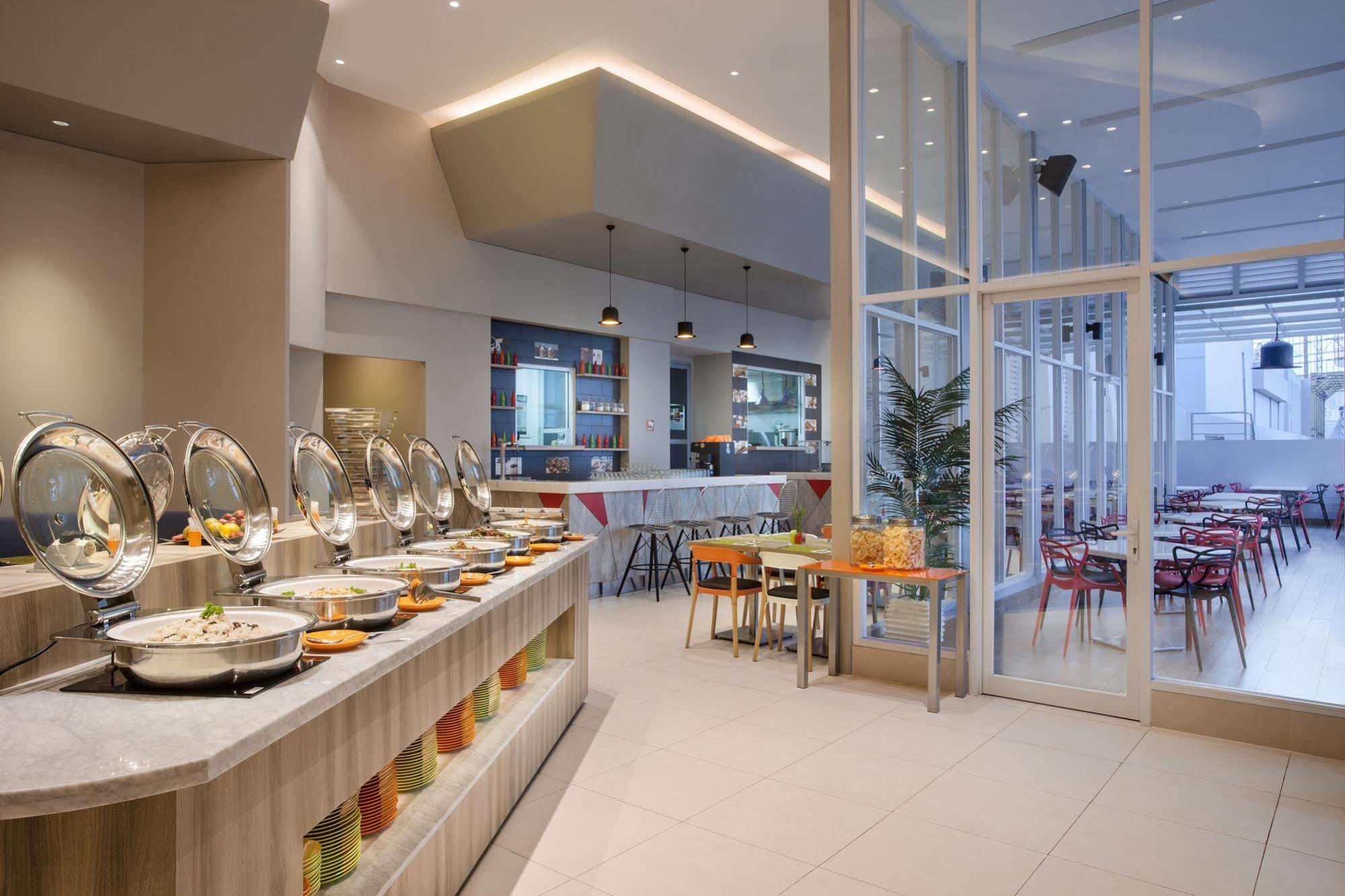 Ibis Styles Mangga Dua Square 3*
