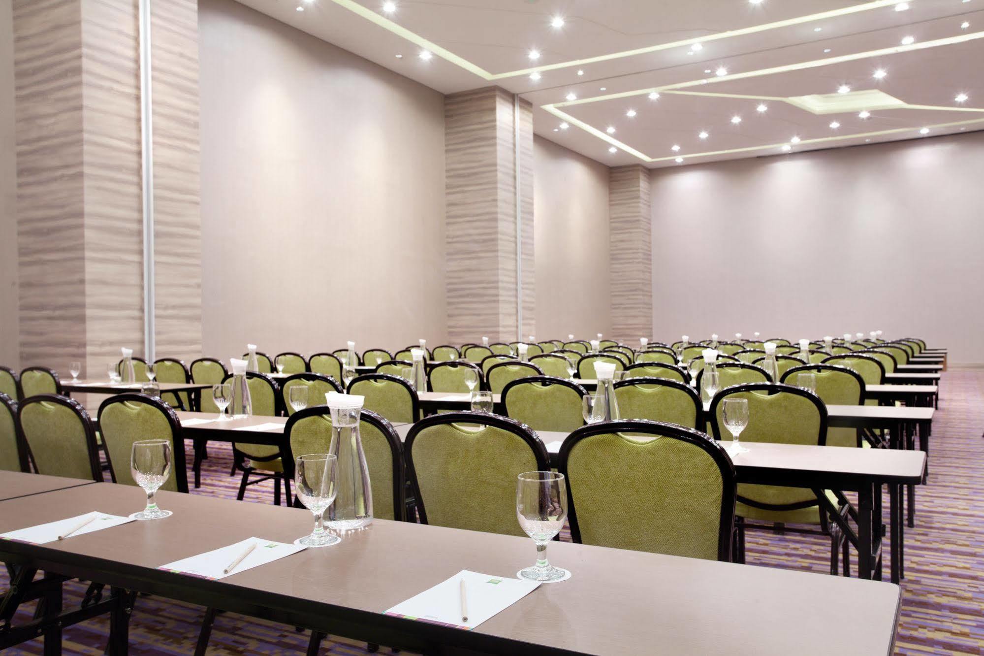 Ibis Styles Mangga Dua Square Hotel Jakarta