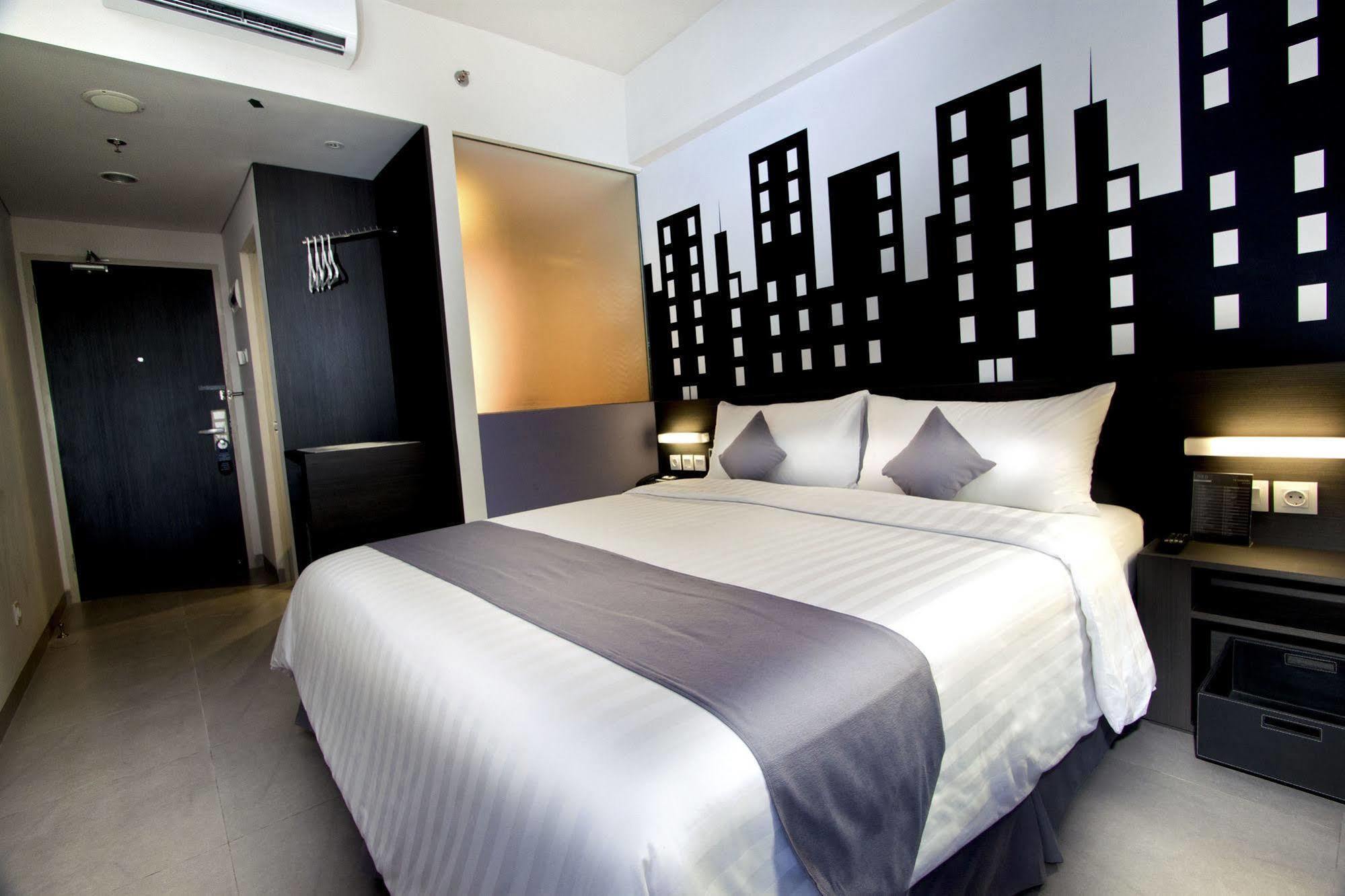 Neo Tendean By Aston Hotel 3*