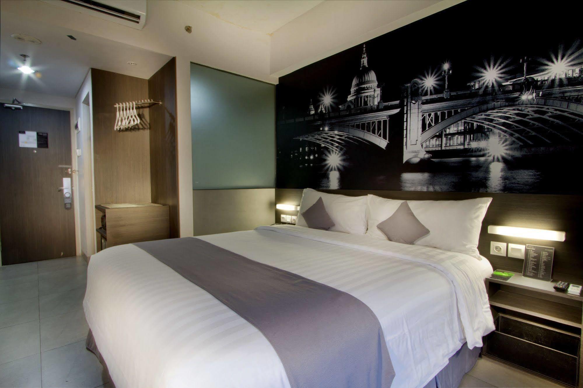 Hotel Neo Tendean By Aston