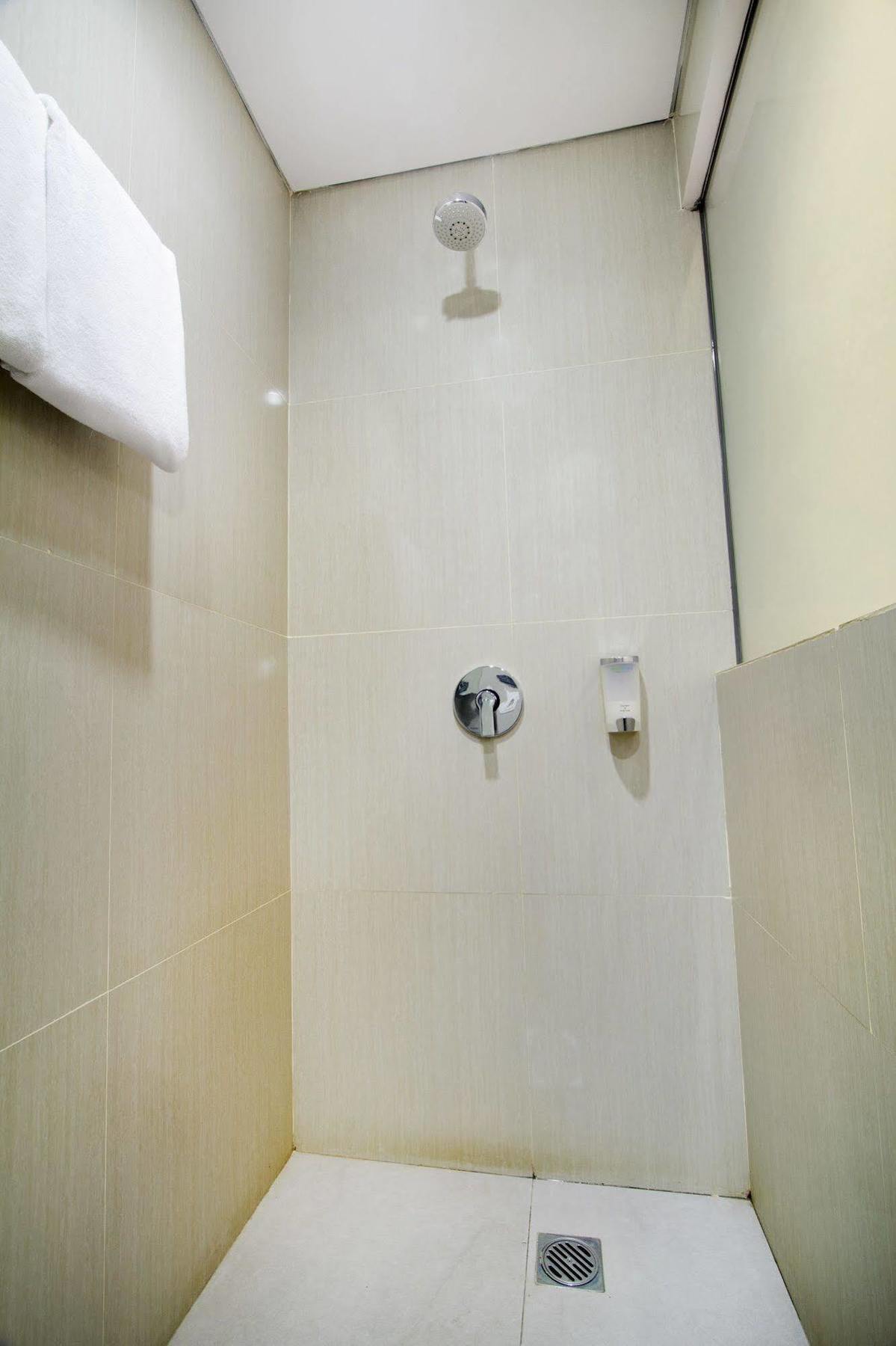 Hotel Neo Tendean By Aston