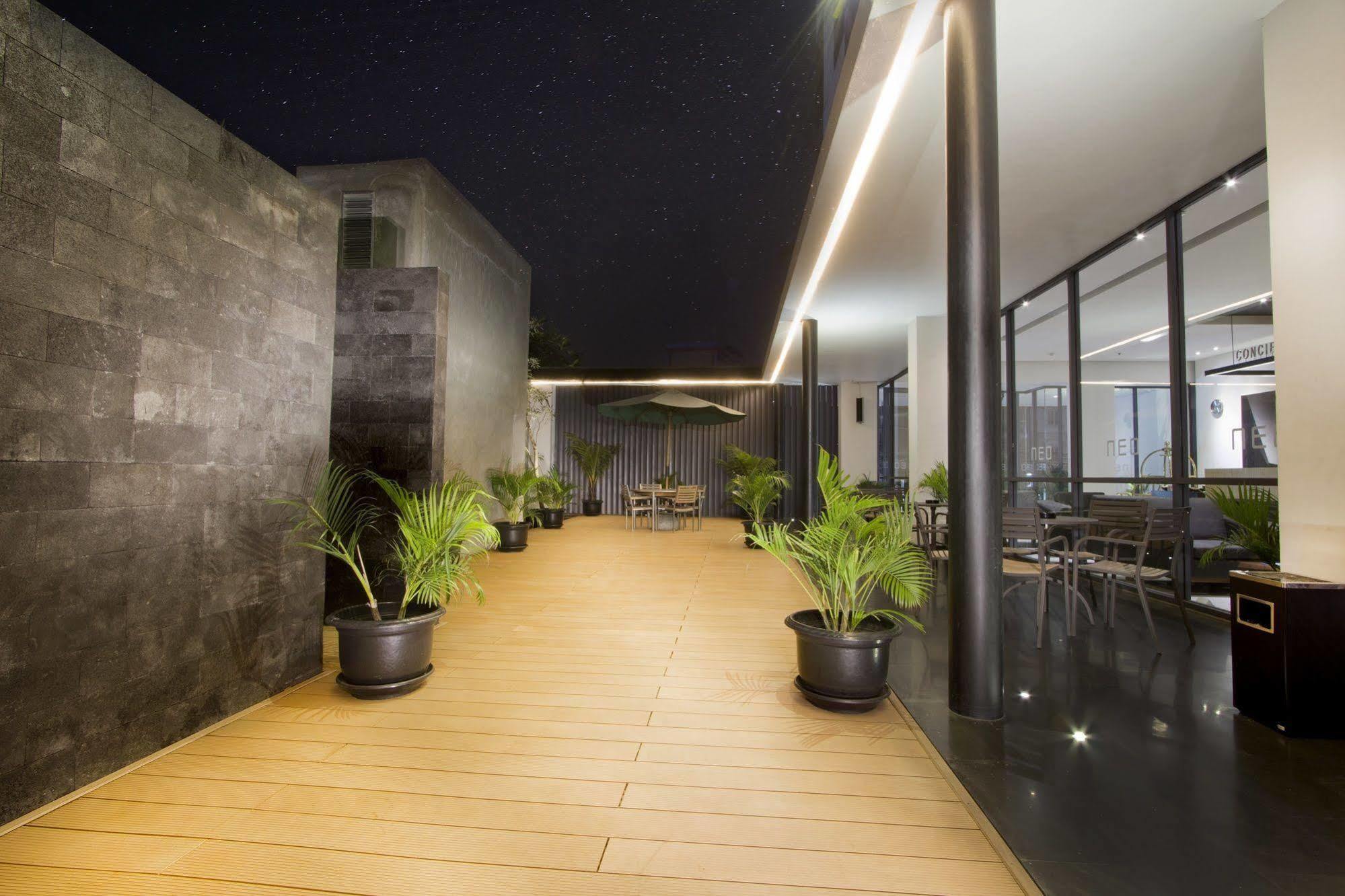 Hotel Neo Tendean By Aston