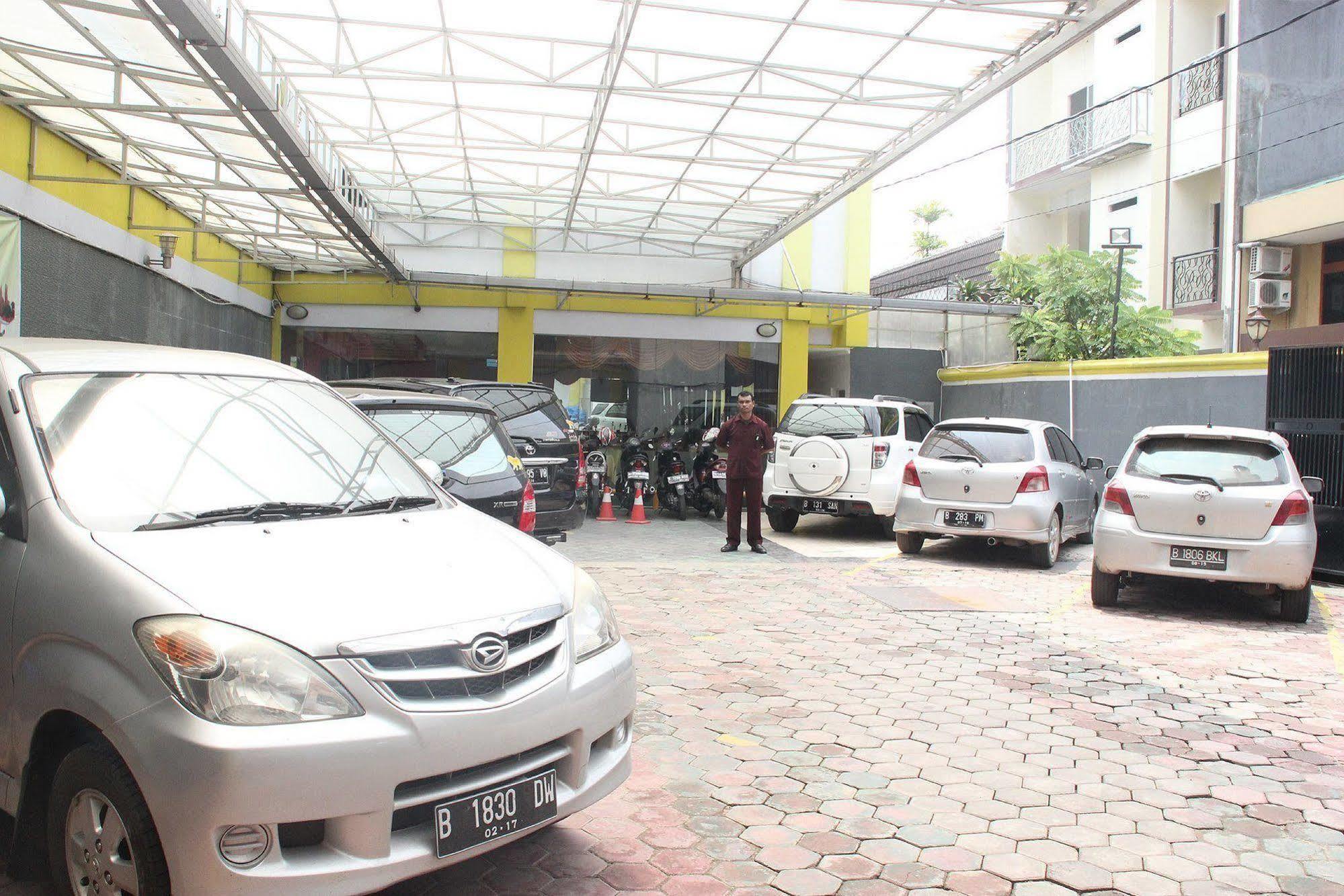 Hotel Rovi Boutique 3*