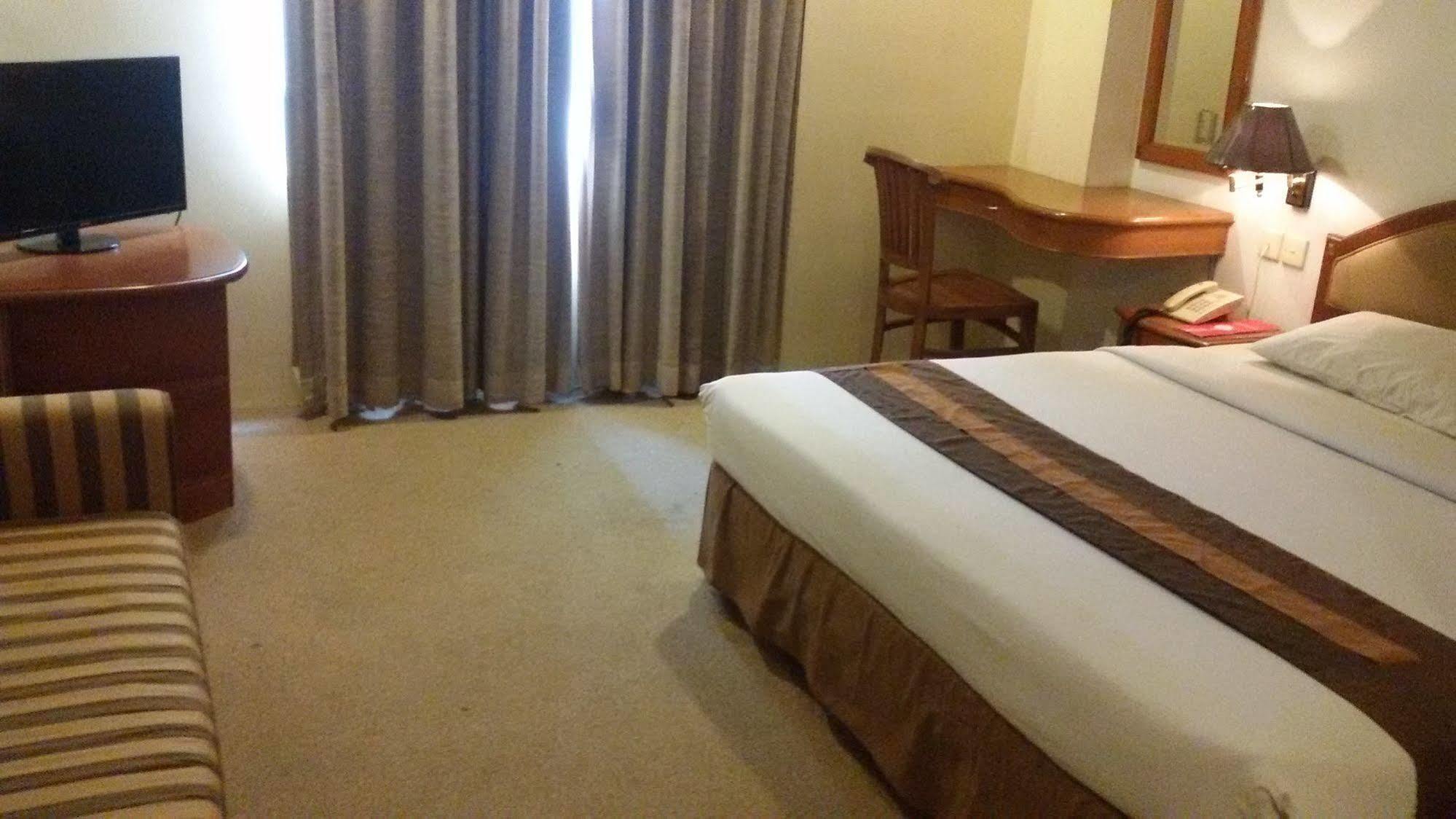 Hotel Bulevar Tanjung Duren 2*